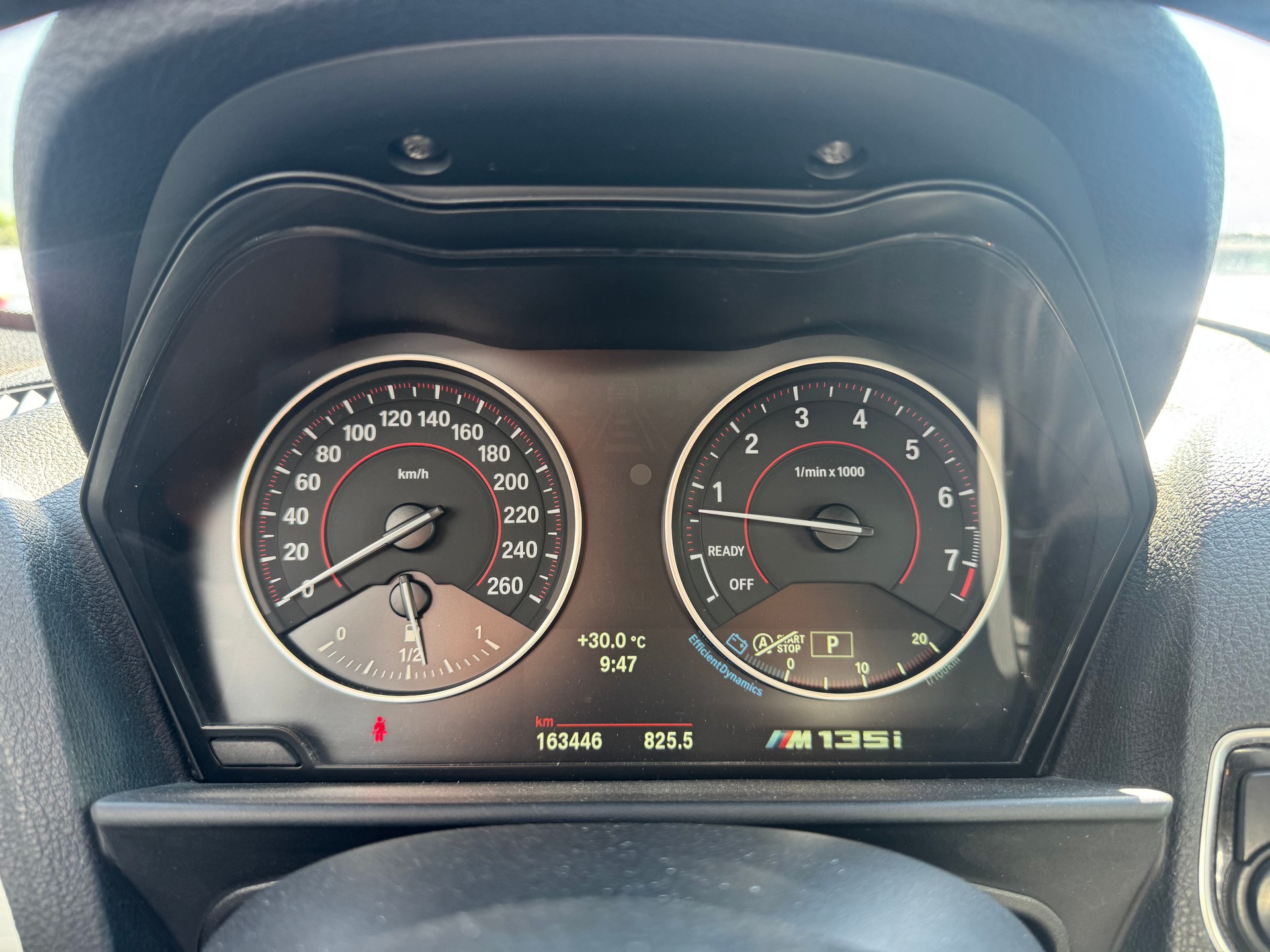 BMW M135i xDrive Steptronic-image-17