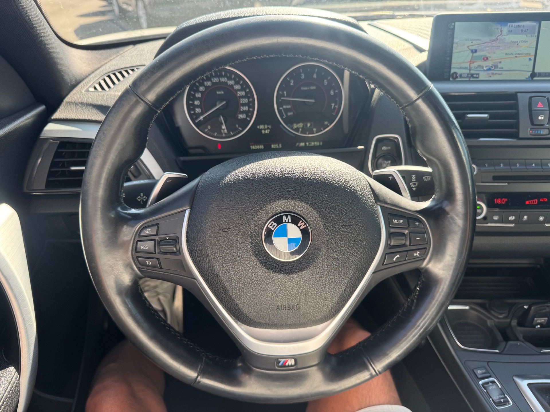 BMW M135i xDrive Steptronic-image-18
