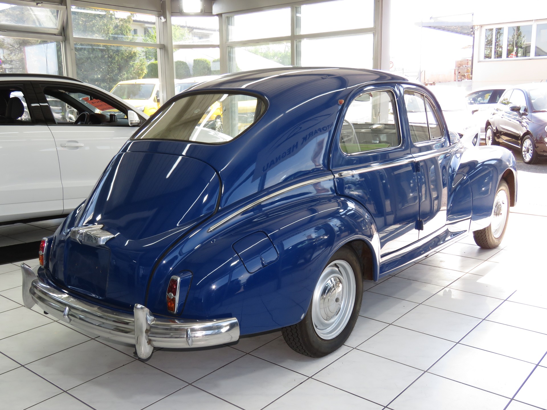 PEUGEOT 203 C-showroom-element-3