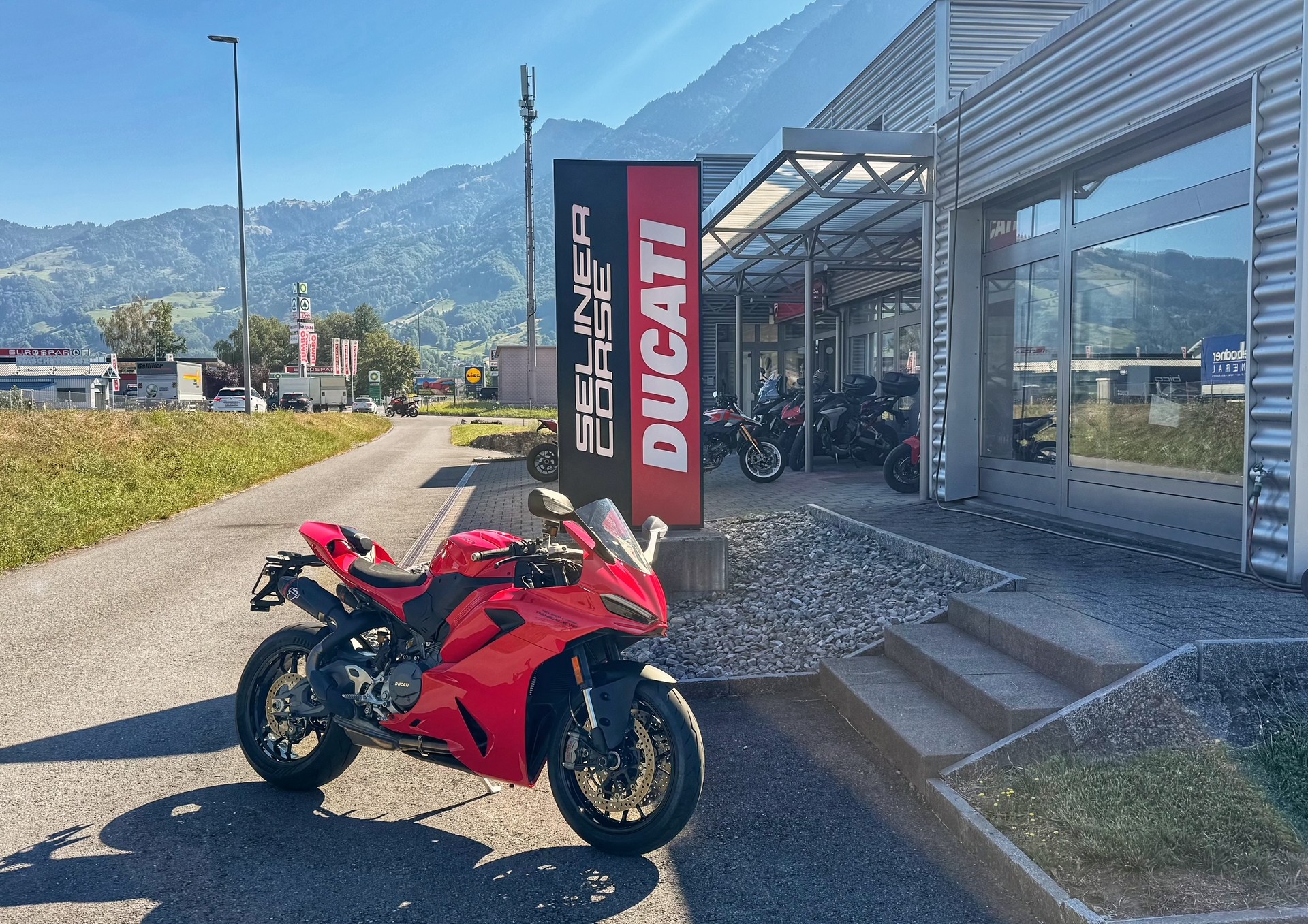DUCATI Panigale V2-image-0