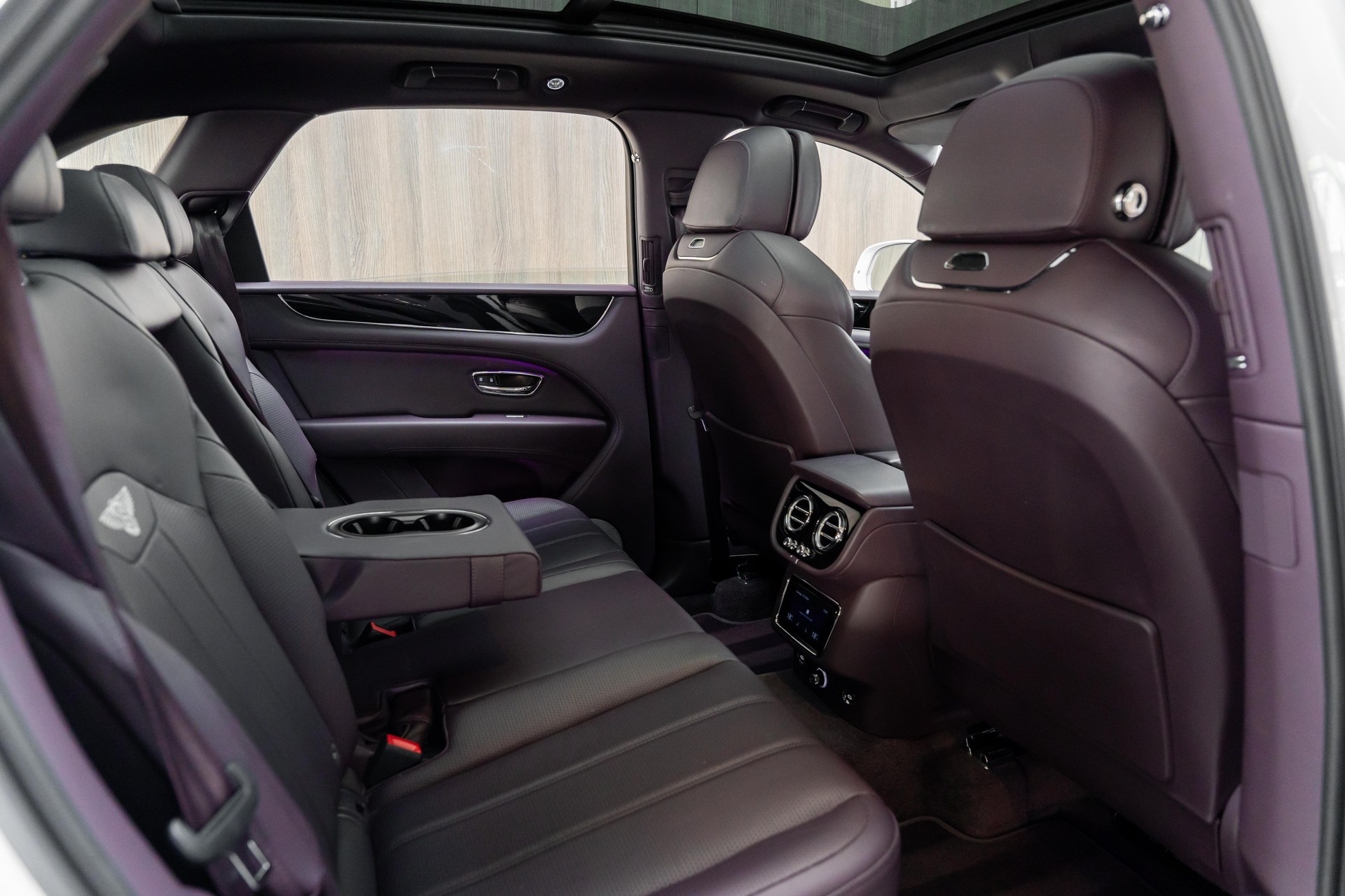BENTLEY Bentayga V8-image-11