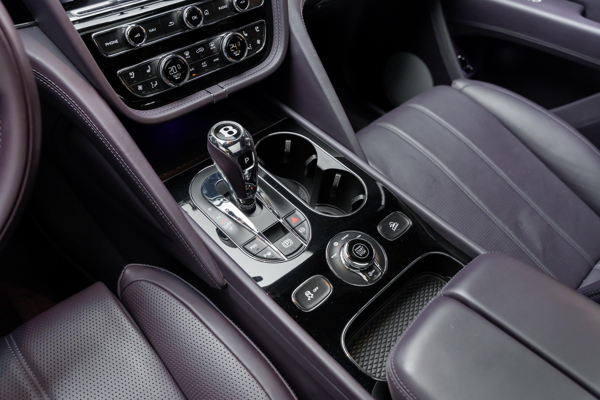 BENTLEY Bentayga V8-image-15