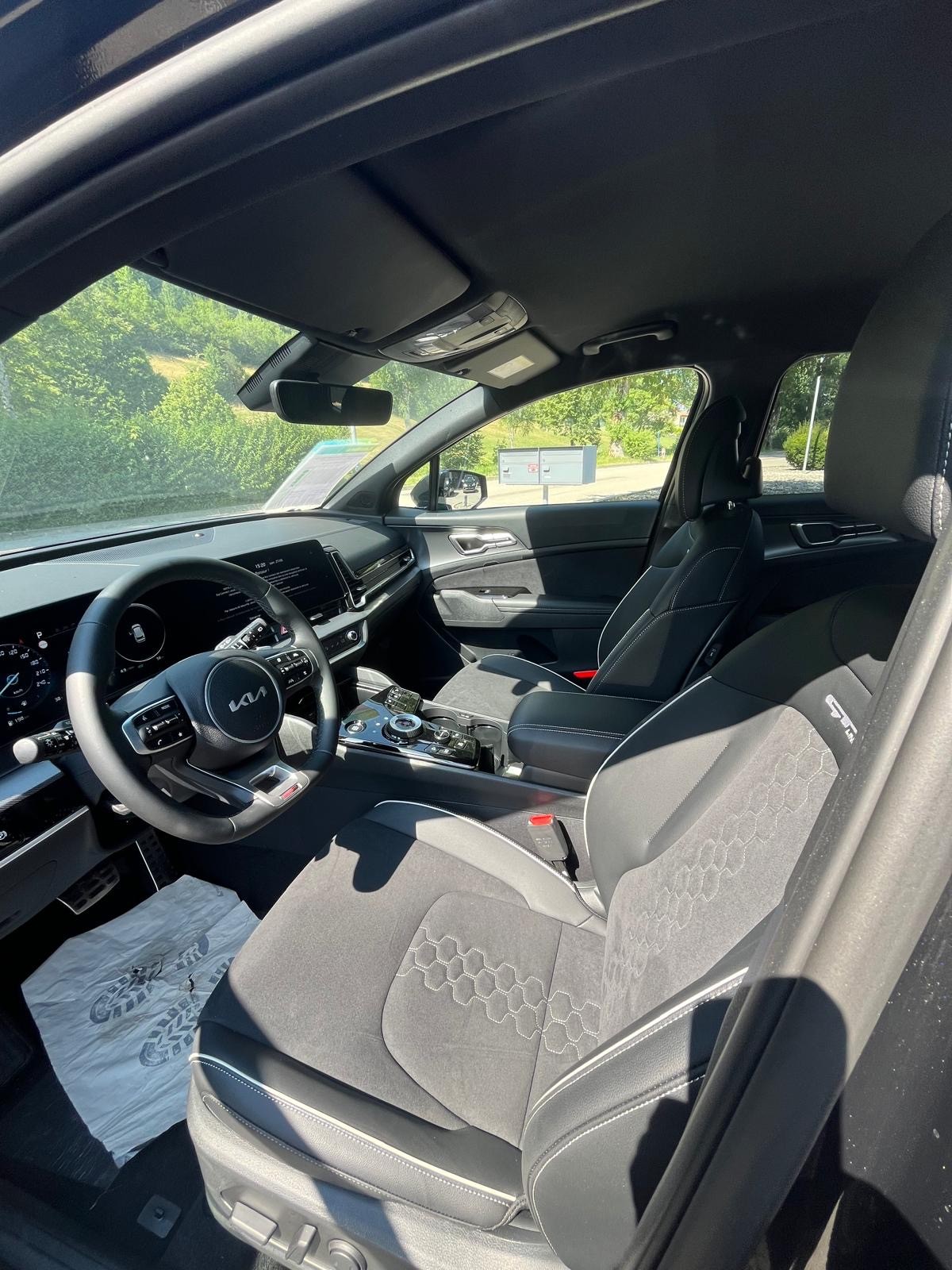 KIA Sportage 1.6T-GDi PHEV GT-Line 4x4 A-image-4