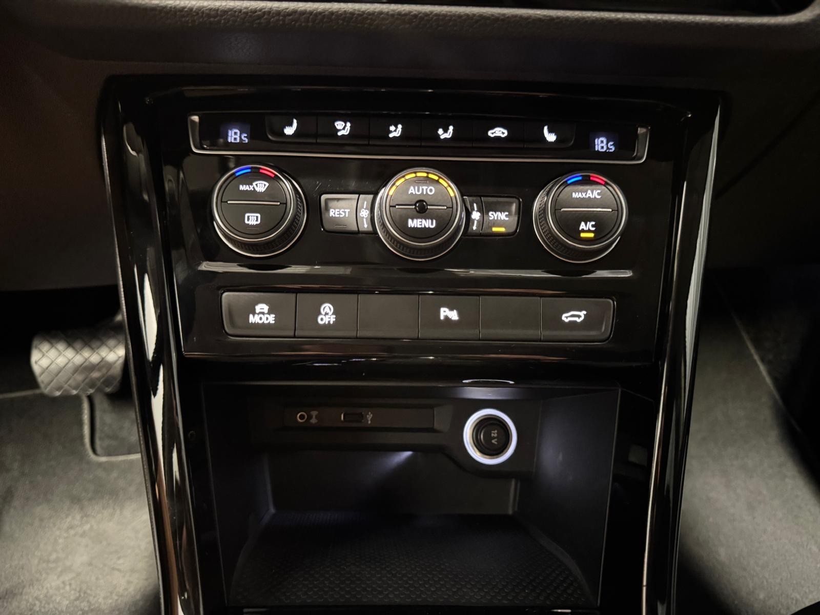 VW Touran 1.4 TSI BlueMotion Technology Comfortline DSG *7 places*-image-21
