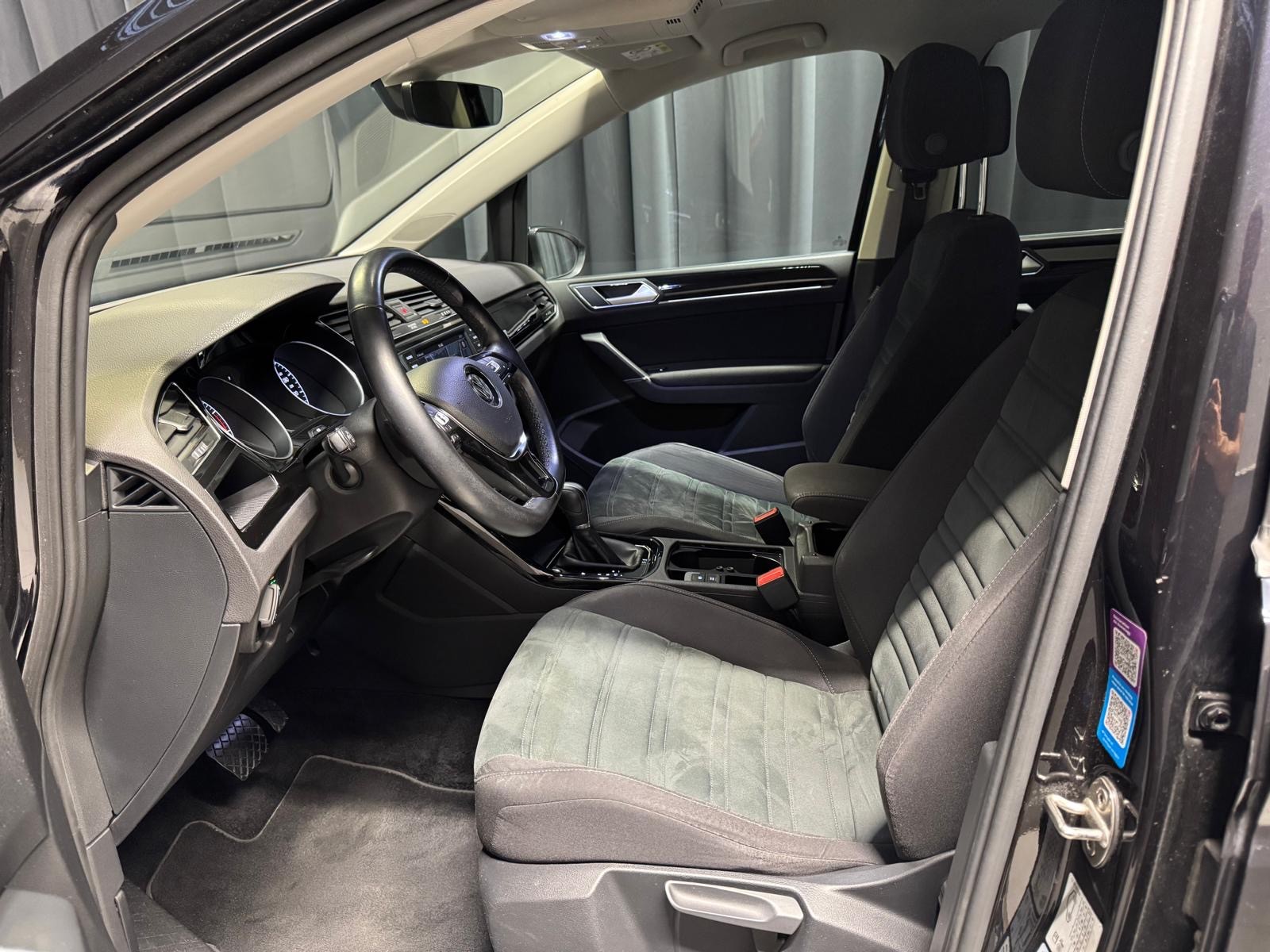 VW Touran 1.4 TSI BlueMotion Technology Comfortline DSG *7 places*-image-6