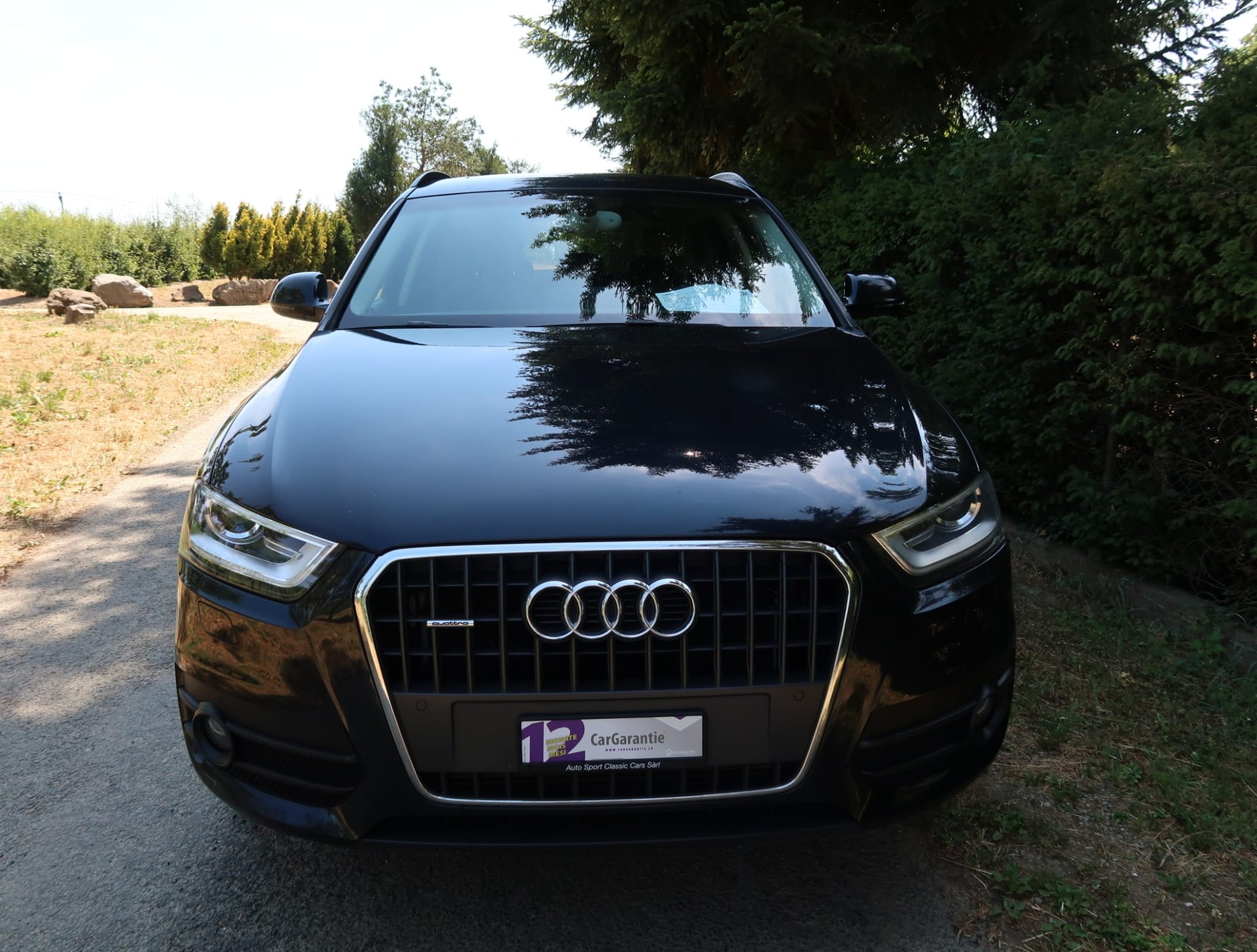 AUDI Q3 2.0 TFSI quattro S-tronic-showroom-element-1