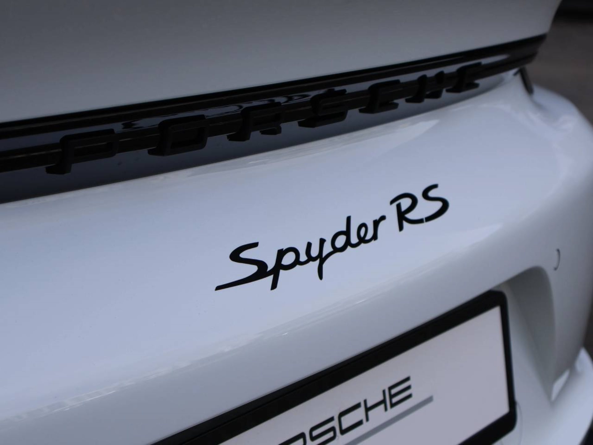 PORSCHE 718 Spyder RS-image-21