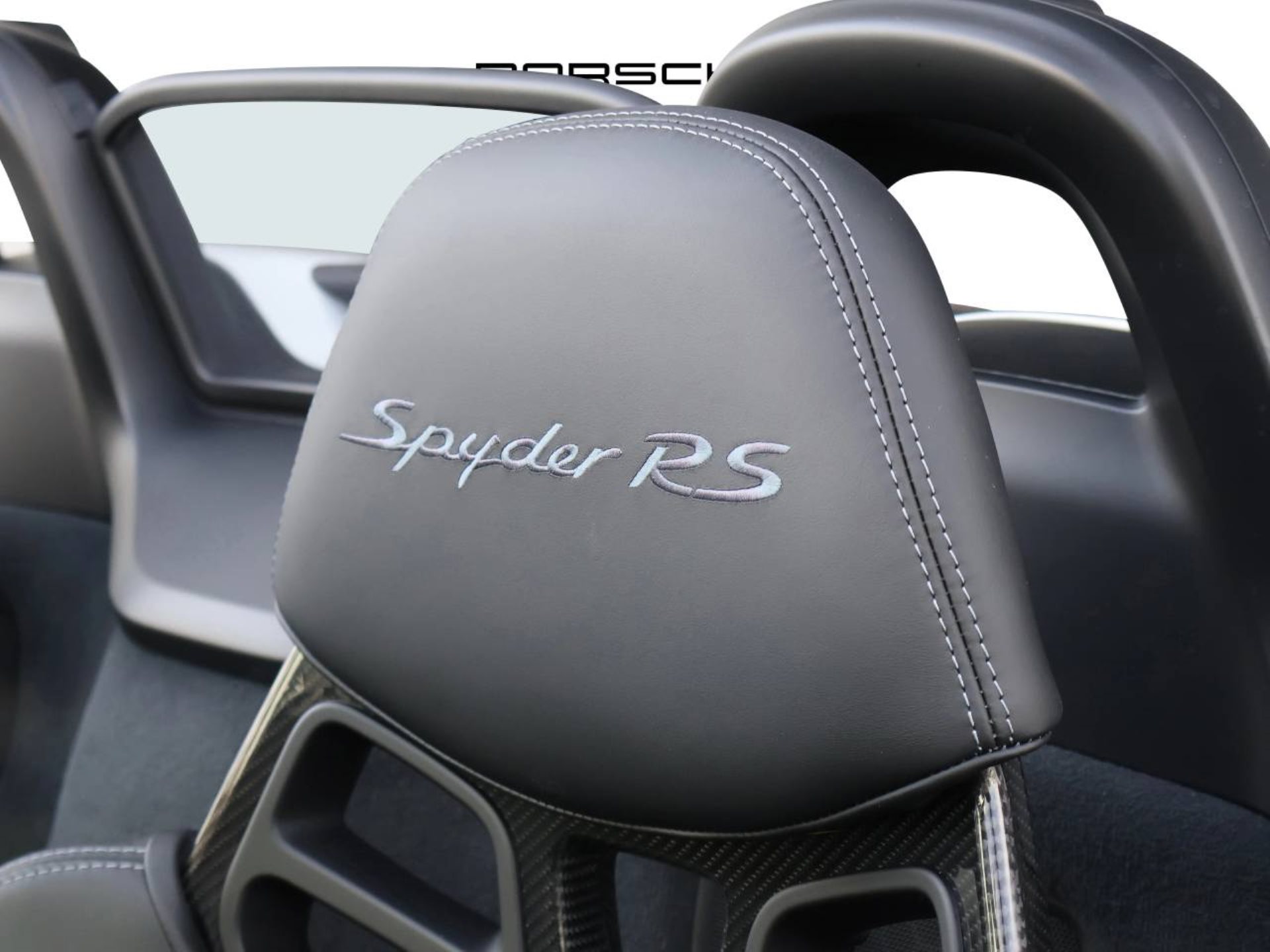 PORSCHE 718 Spyder RS-image-19