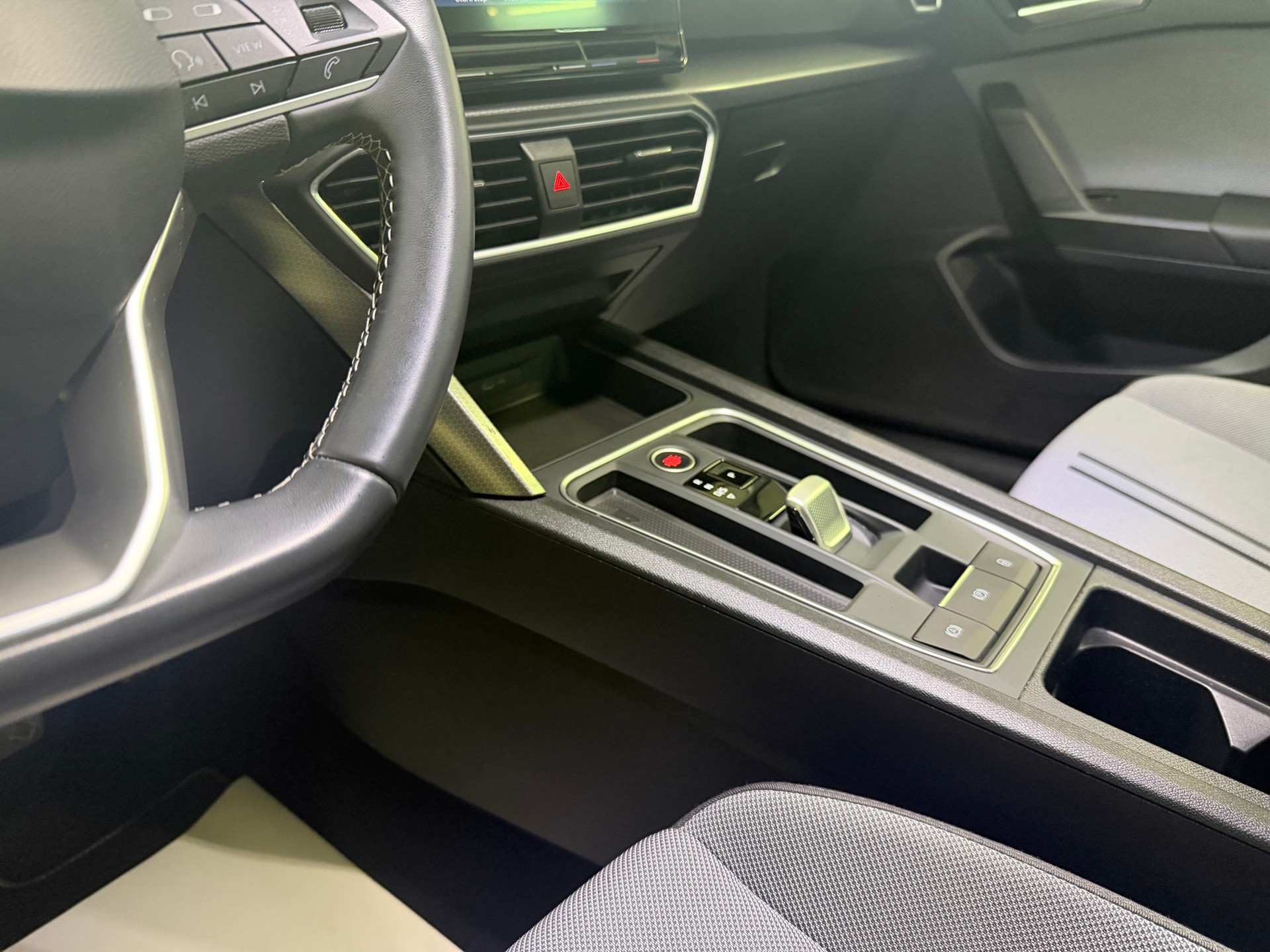 SEAT Leon ST 2.0 TDI EVO DSG Style-image-8