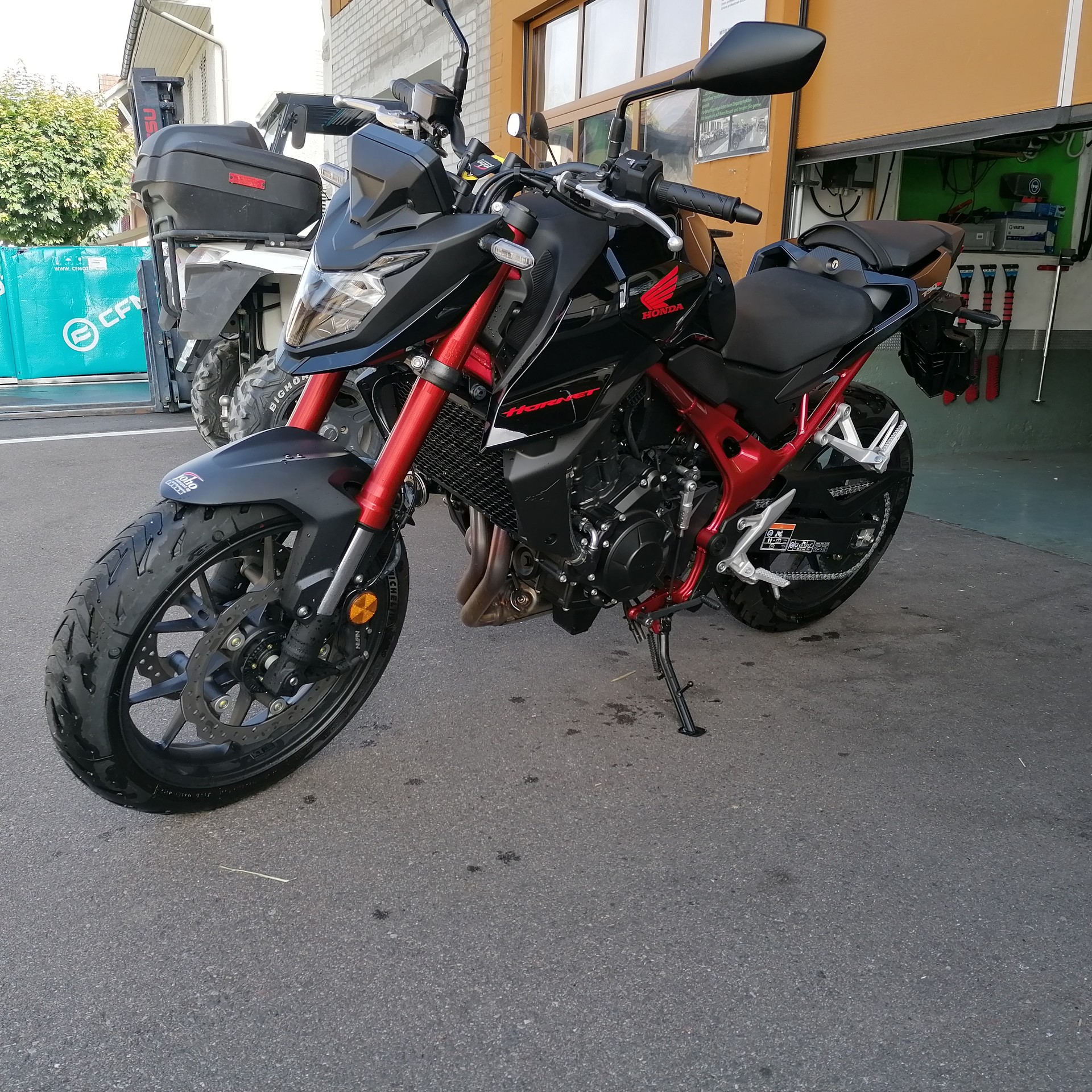 HONDA CB 750 Hornet-image-1