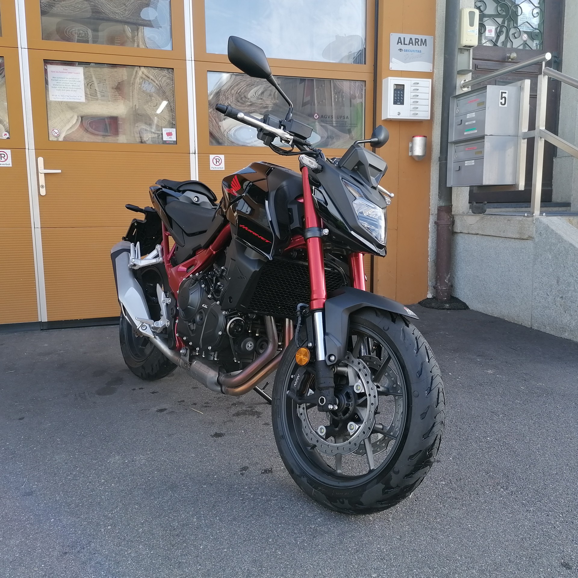 HONDA CB 750 Hornet-image-0