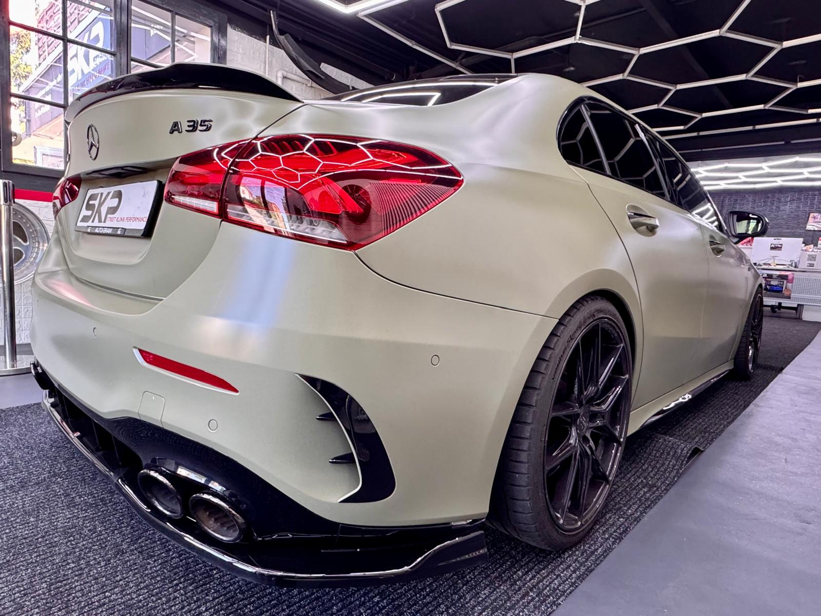 MERCEDES-BENZ A 35 AMG 4Matic Speedshift-image-10