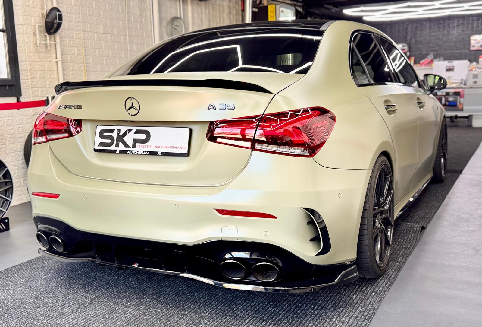 MERCEDES-BENZ A 35 AMG 4Matic Speedshift-image-7
