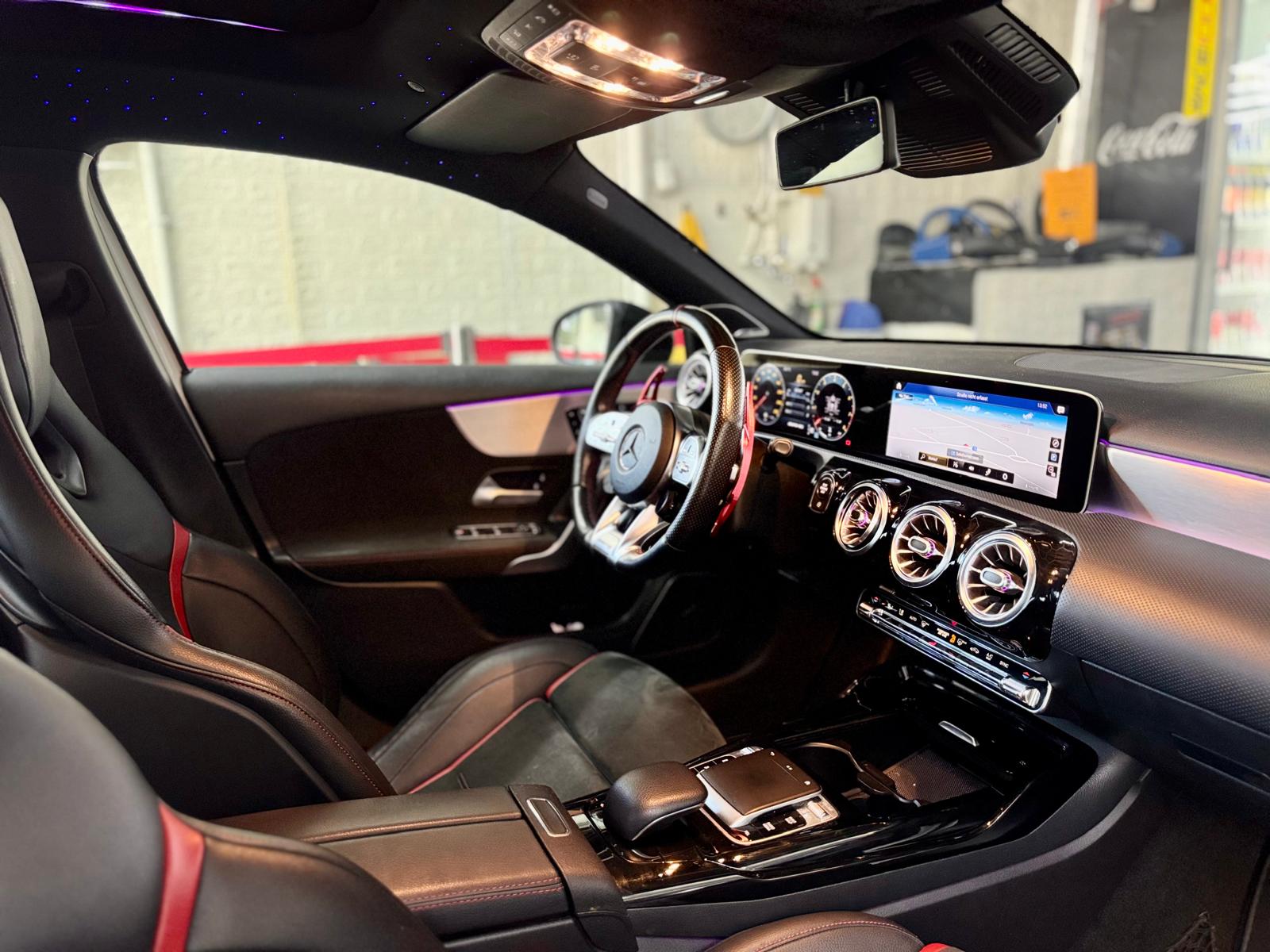 MERCEDES-BENZ A 35 AMG 4Matic Speedshift-image-11