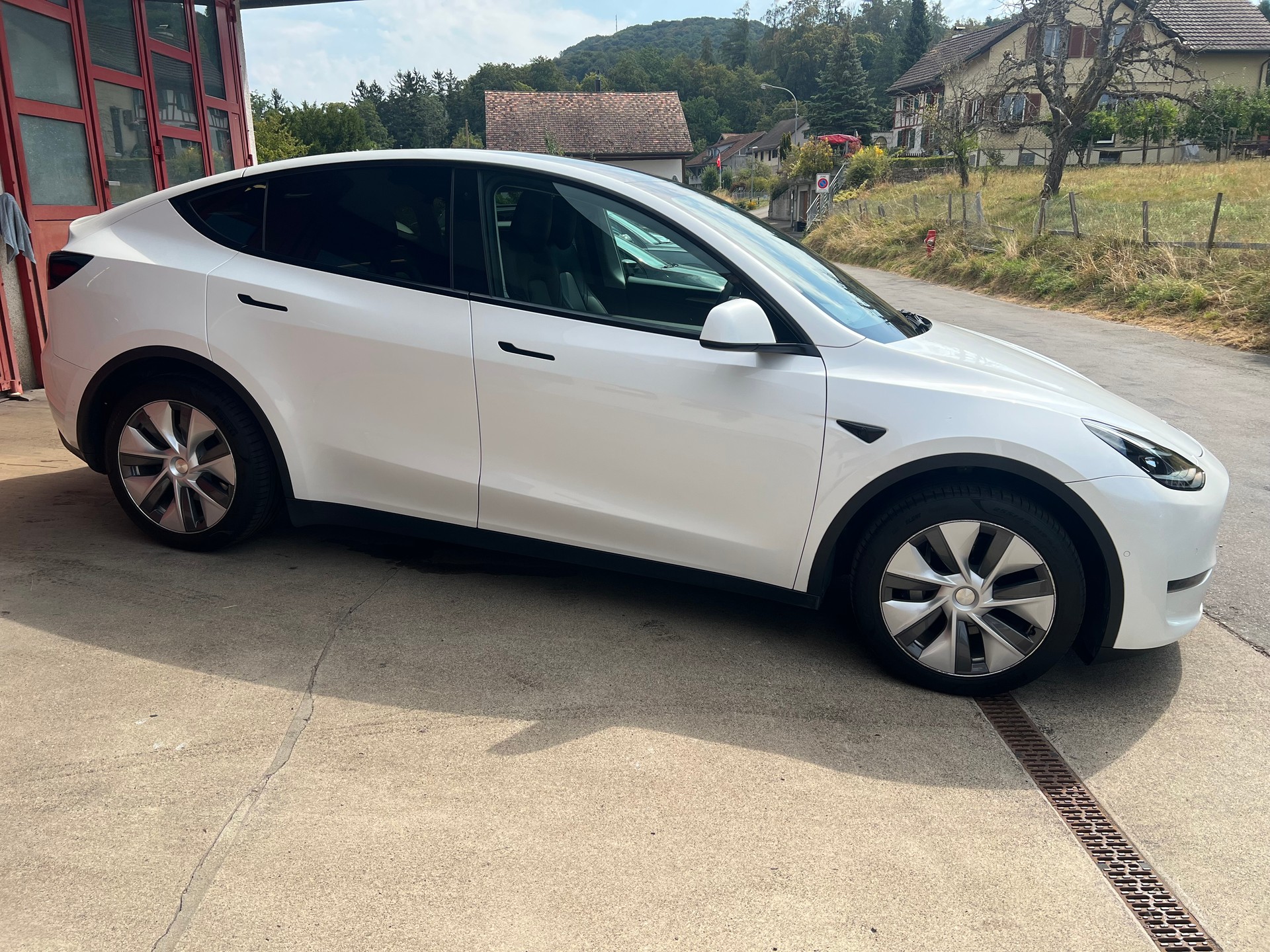 TESLA Model Y Long Range // SoH 92%-image-7