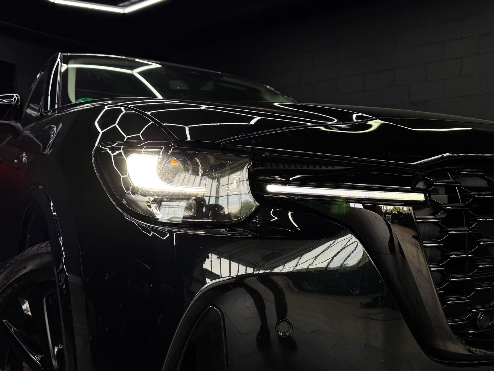 MAZDA CX-60 e-Skyactiv PHEV 327 AWD Exclusive-Line-showroom-element-3