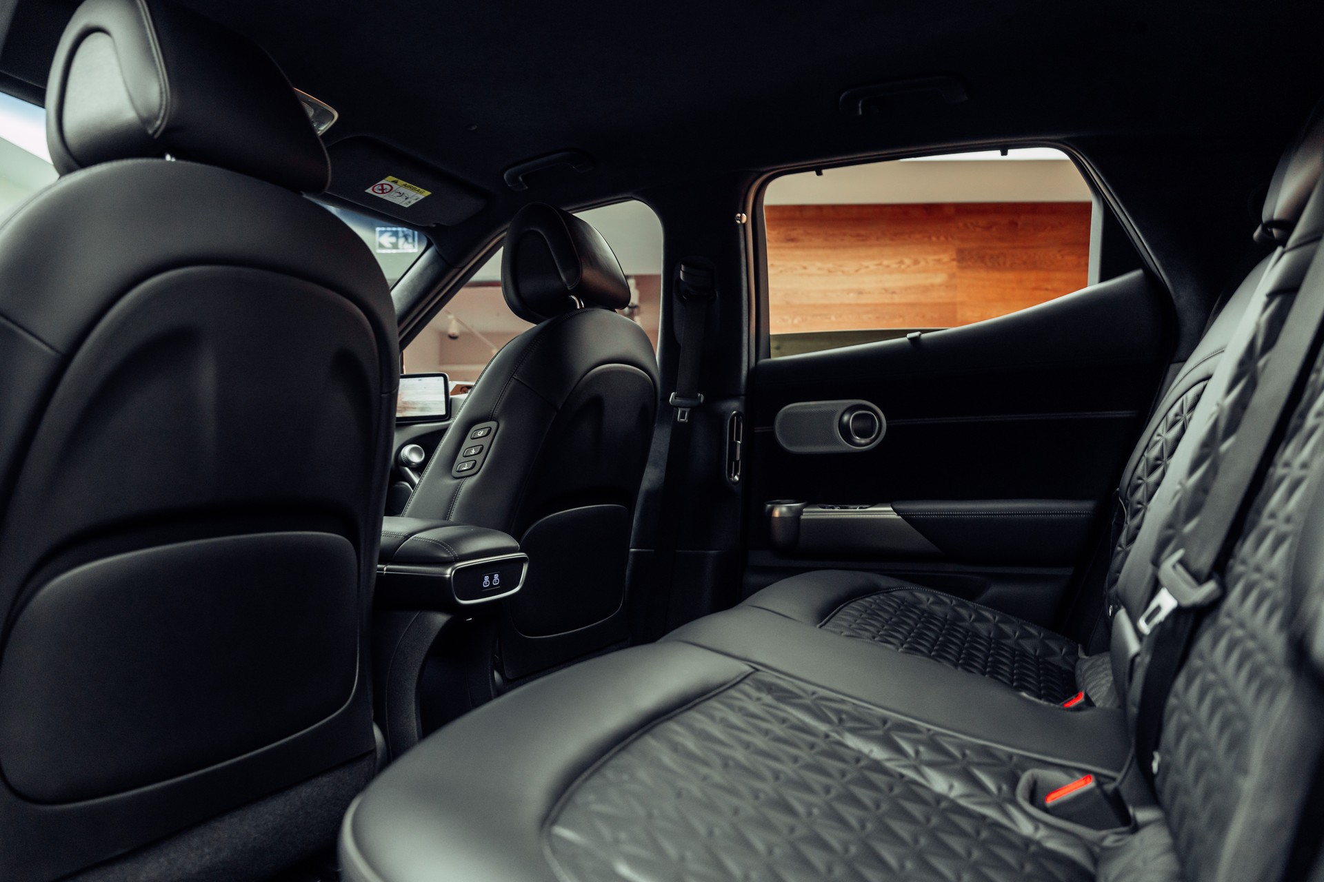 GENESIS GV60 77.4 kWh Sport Plus AWD-image-7