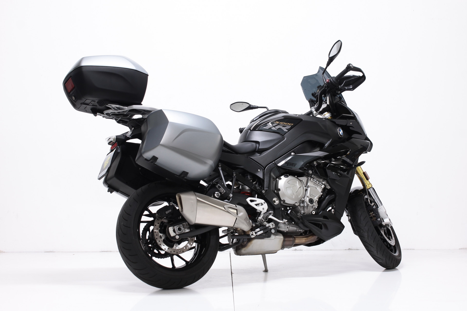 BMW S 1000 XR Triple Black-showroom-element-2