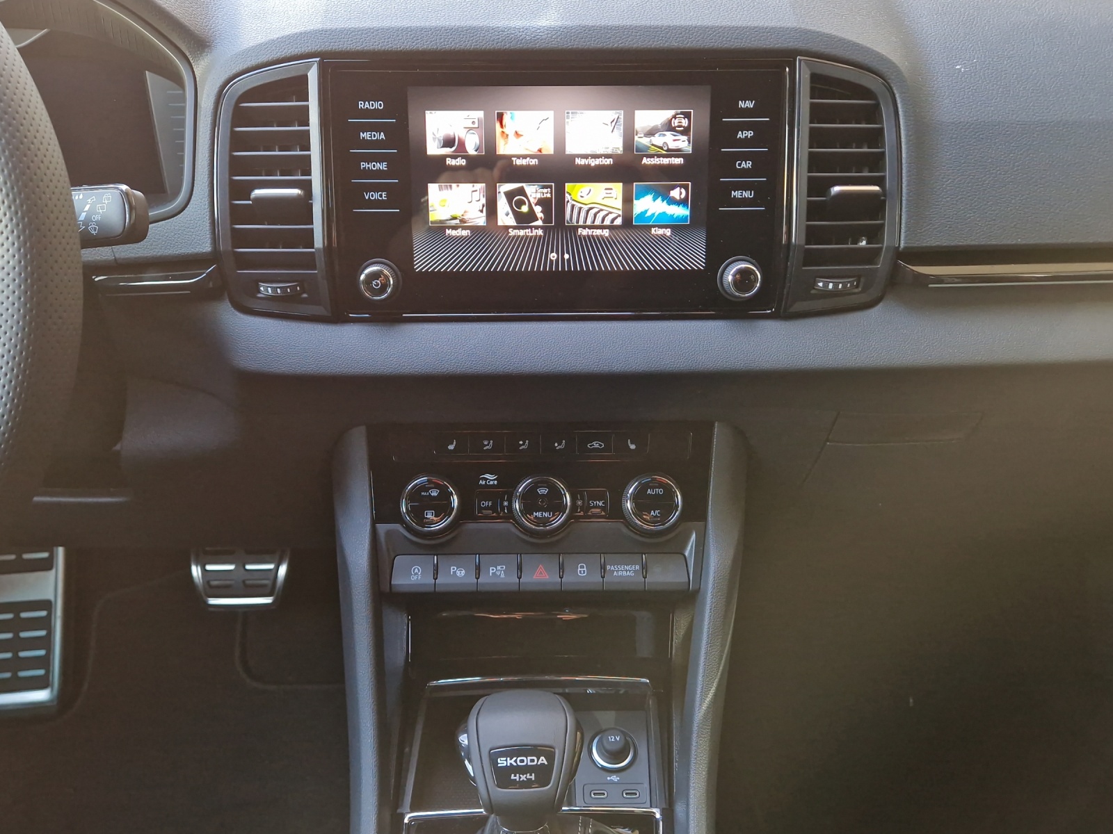 SKODA Karoq 2.0 TSI SportLine 4x4 DSG-image-10
