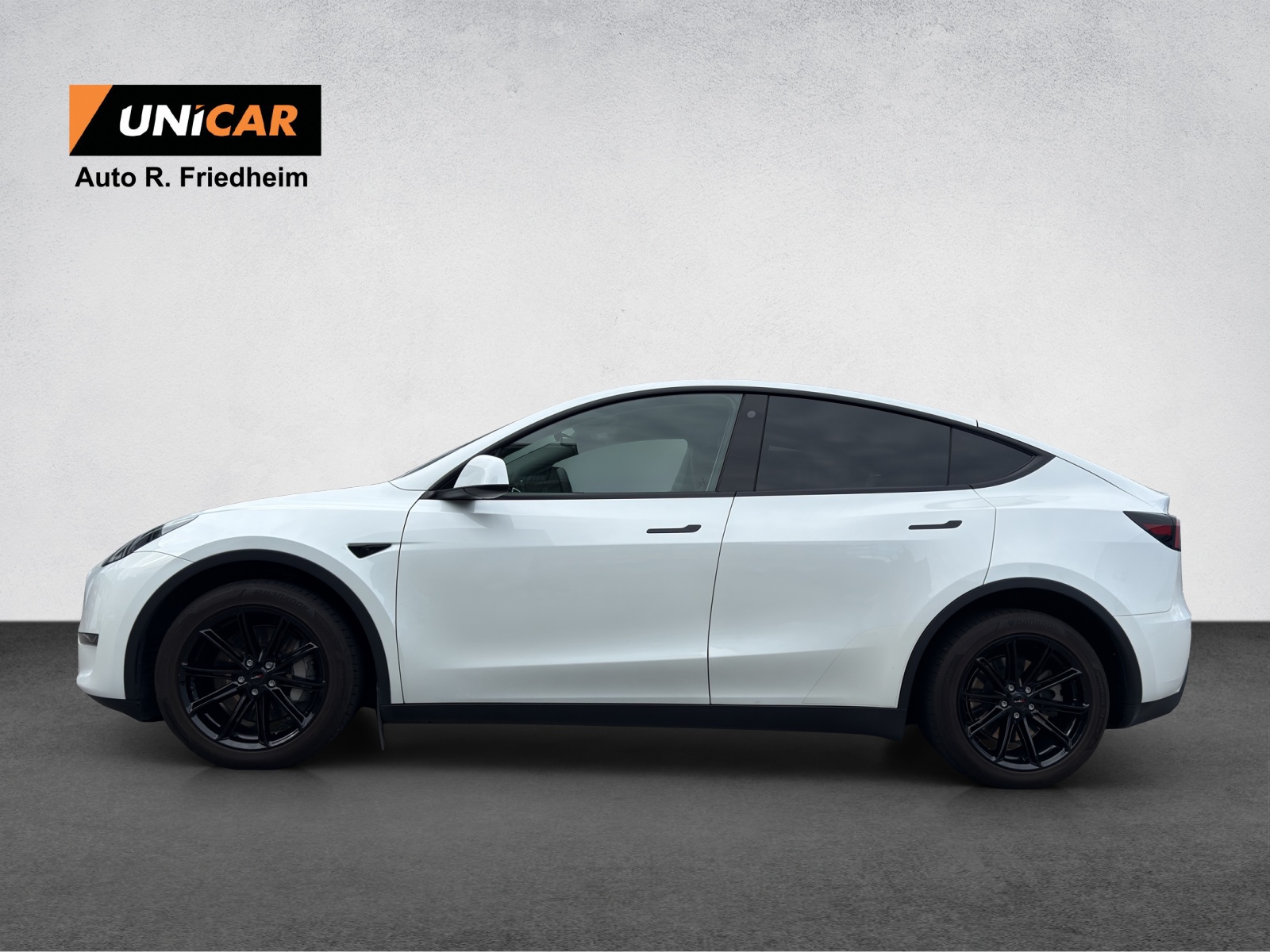 TESLA MODEL Y-showroom-element-3