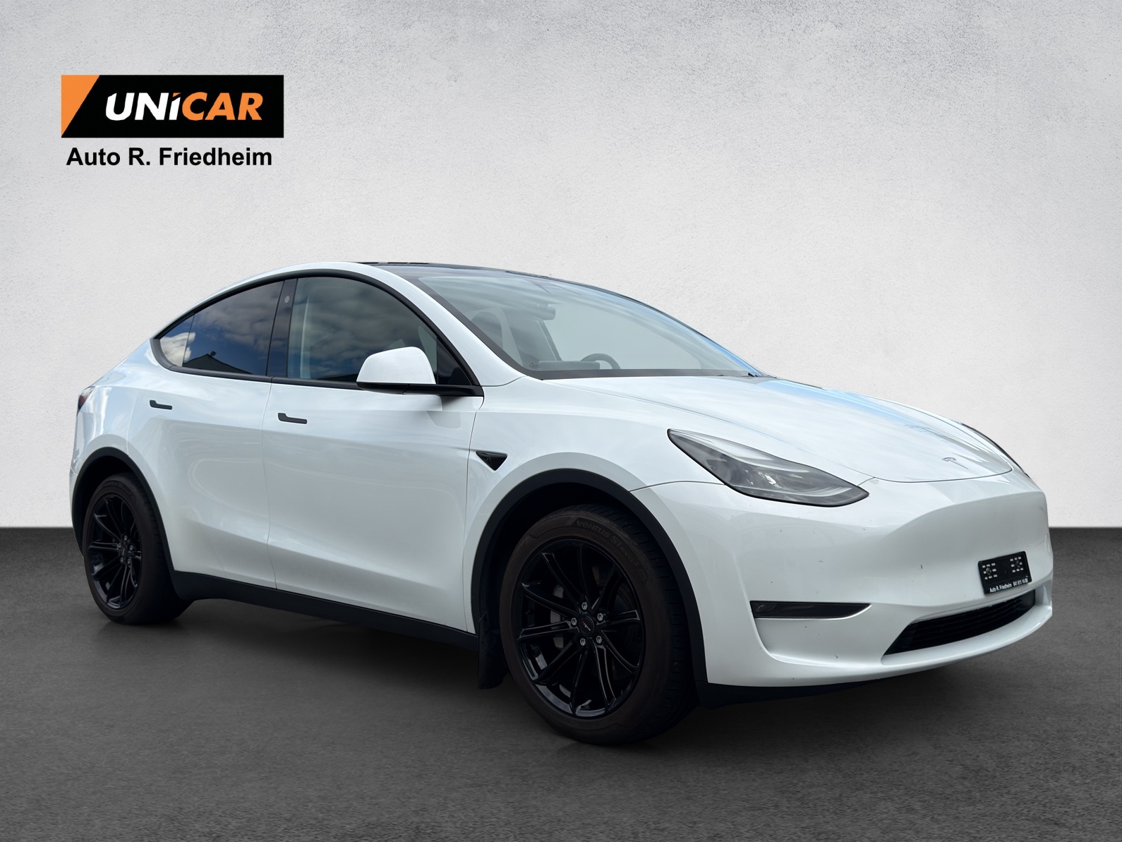 TESLA MODEL Y
