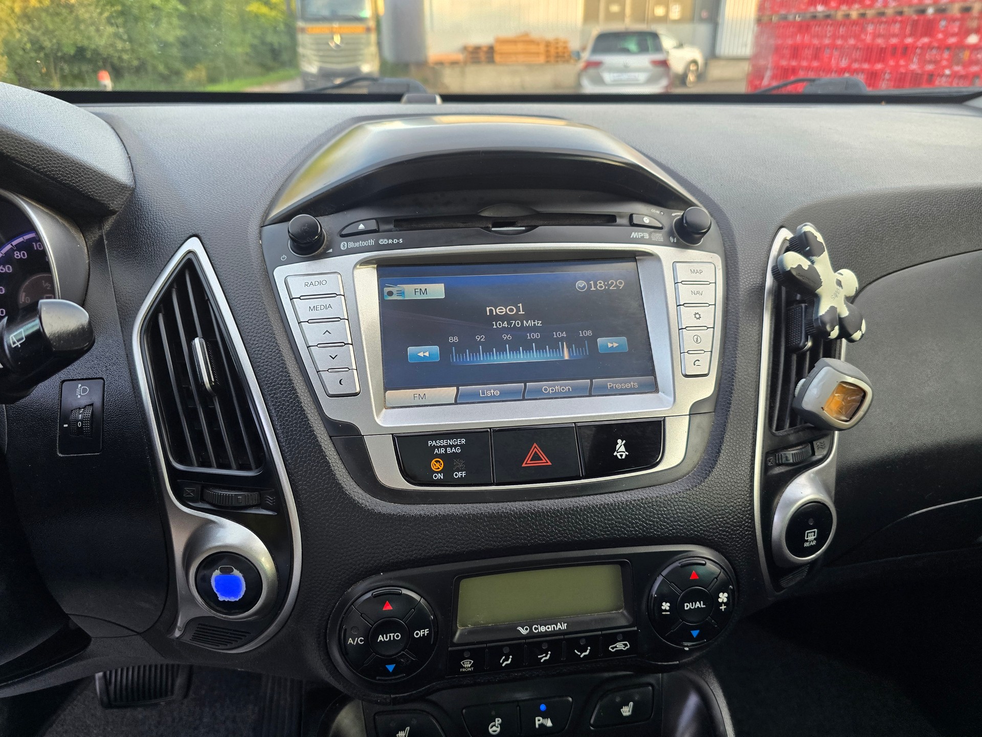HYUNDAI iX 35 2.0 CRDi Premium 4WD Automatic-image-22