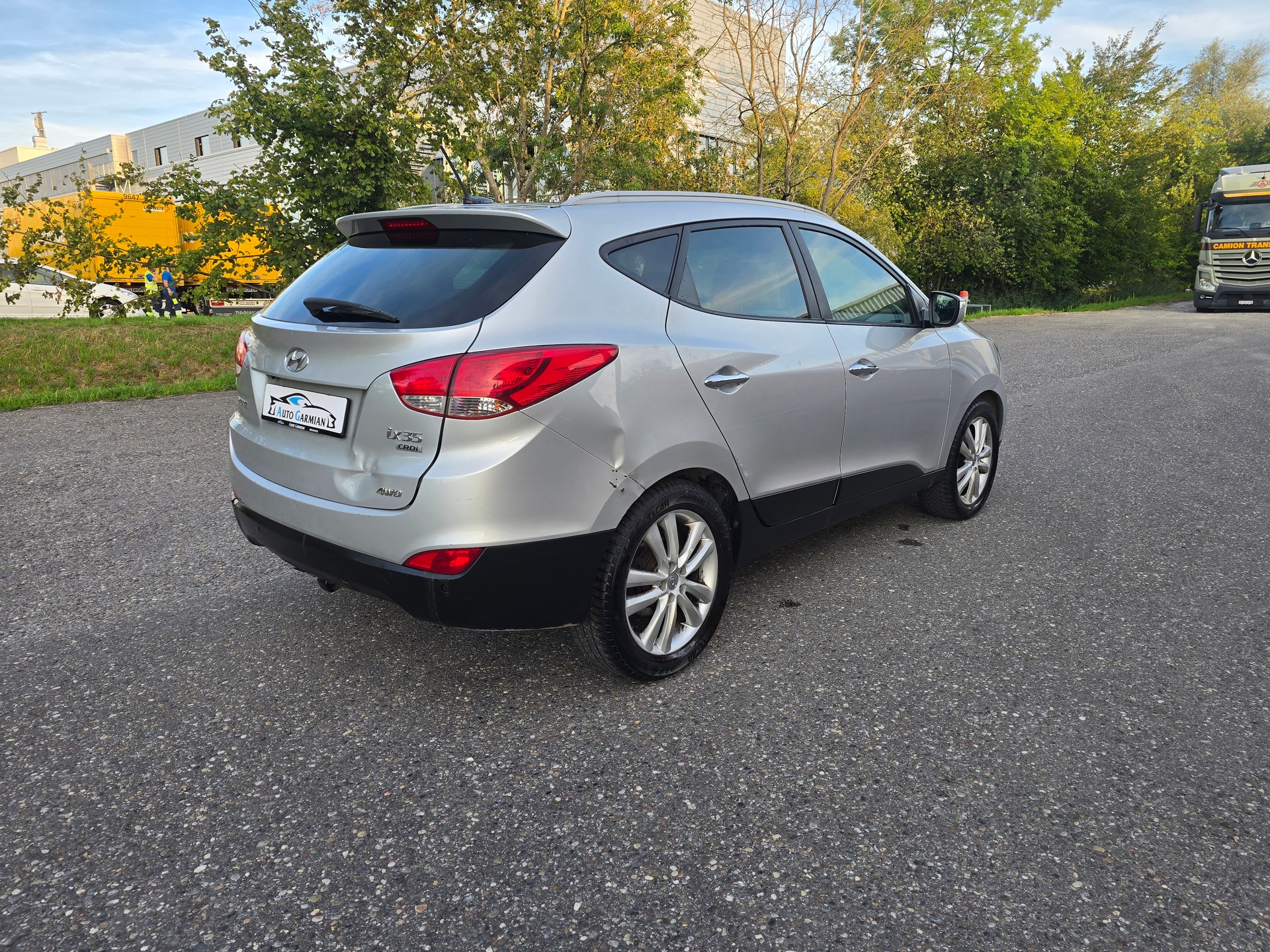 HYUNDAI iX 35 2.0 CRDi Premium 4WD Automatic-image-4
