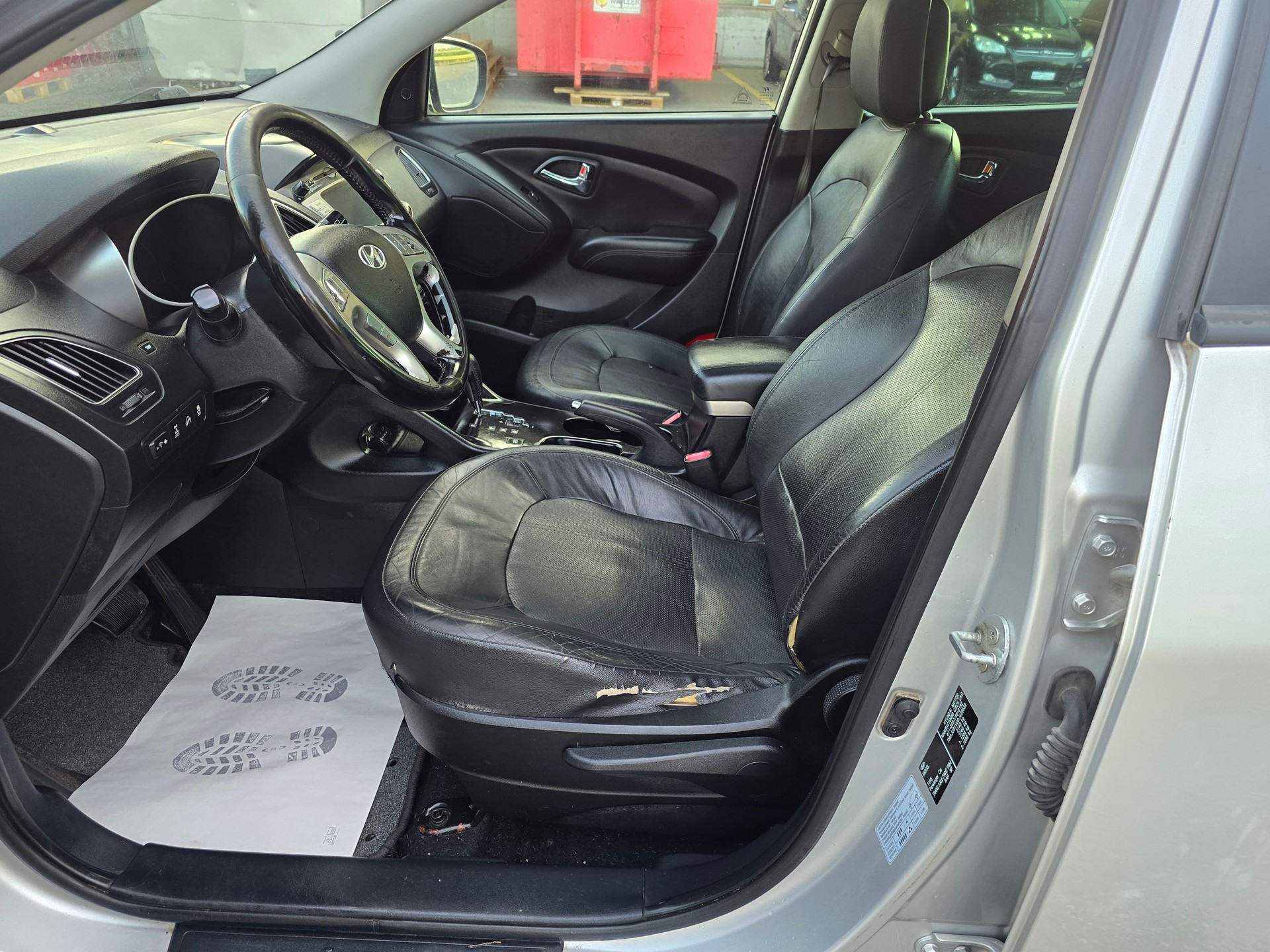 HYUNDAI iX 35 2.0 CRDi Premium 4WD Automatic-image-13