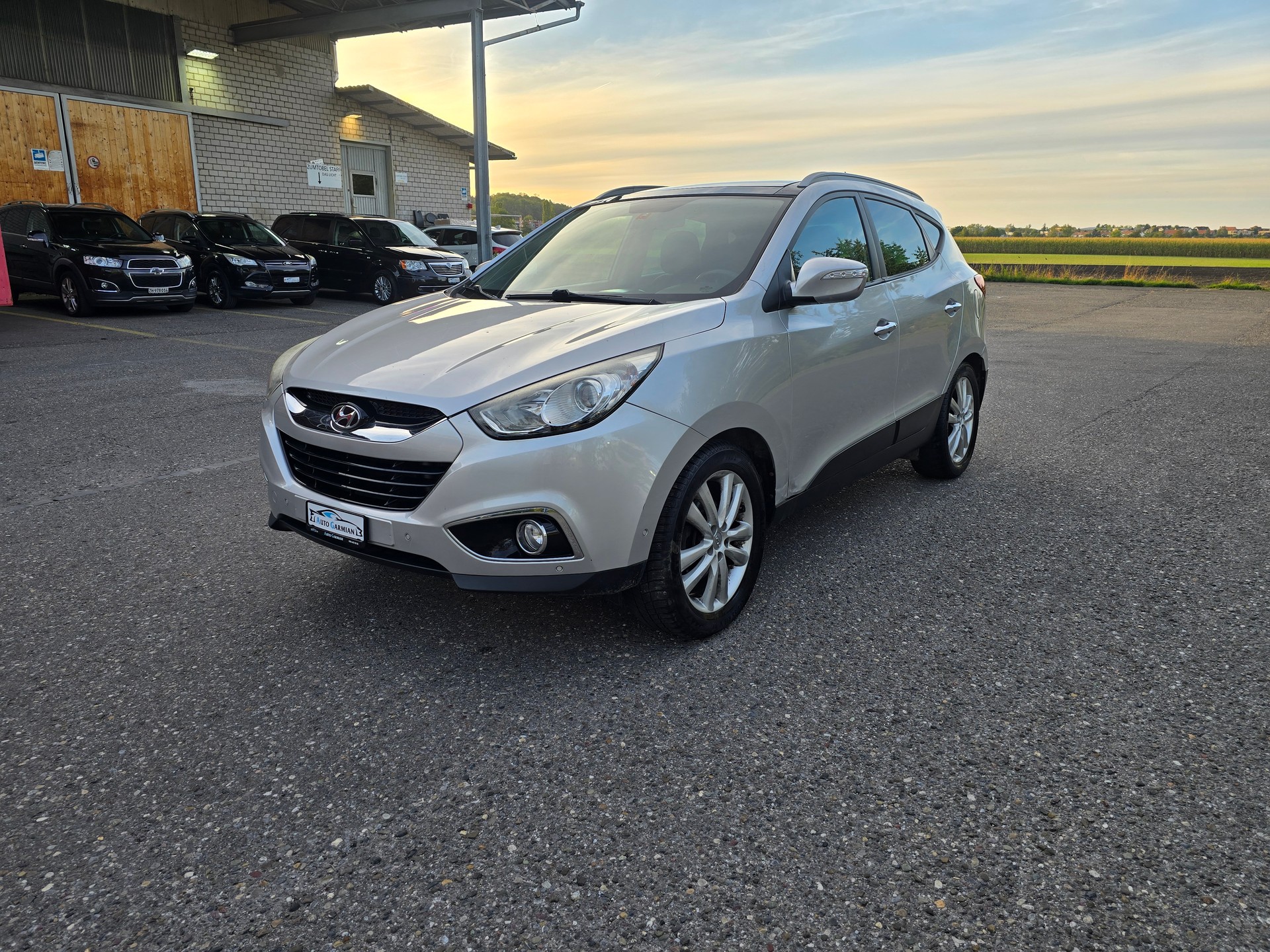 HYUNDAI iX 35 2.0 CRDi Premium 4WD Automatic-showroom-element-2