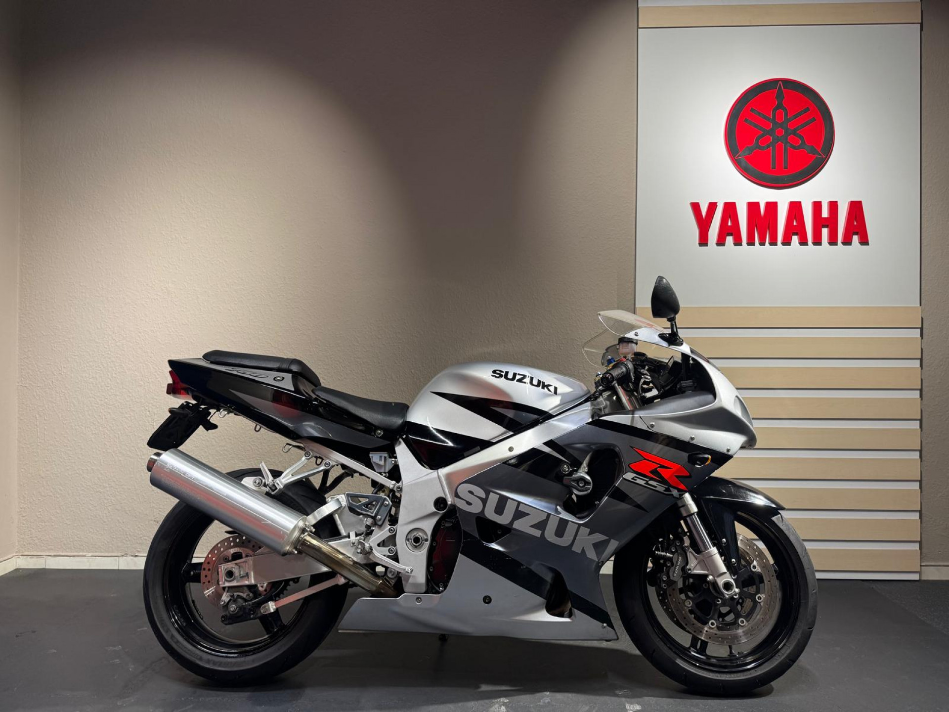 SUZUKI GSX-R 750-image-0