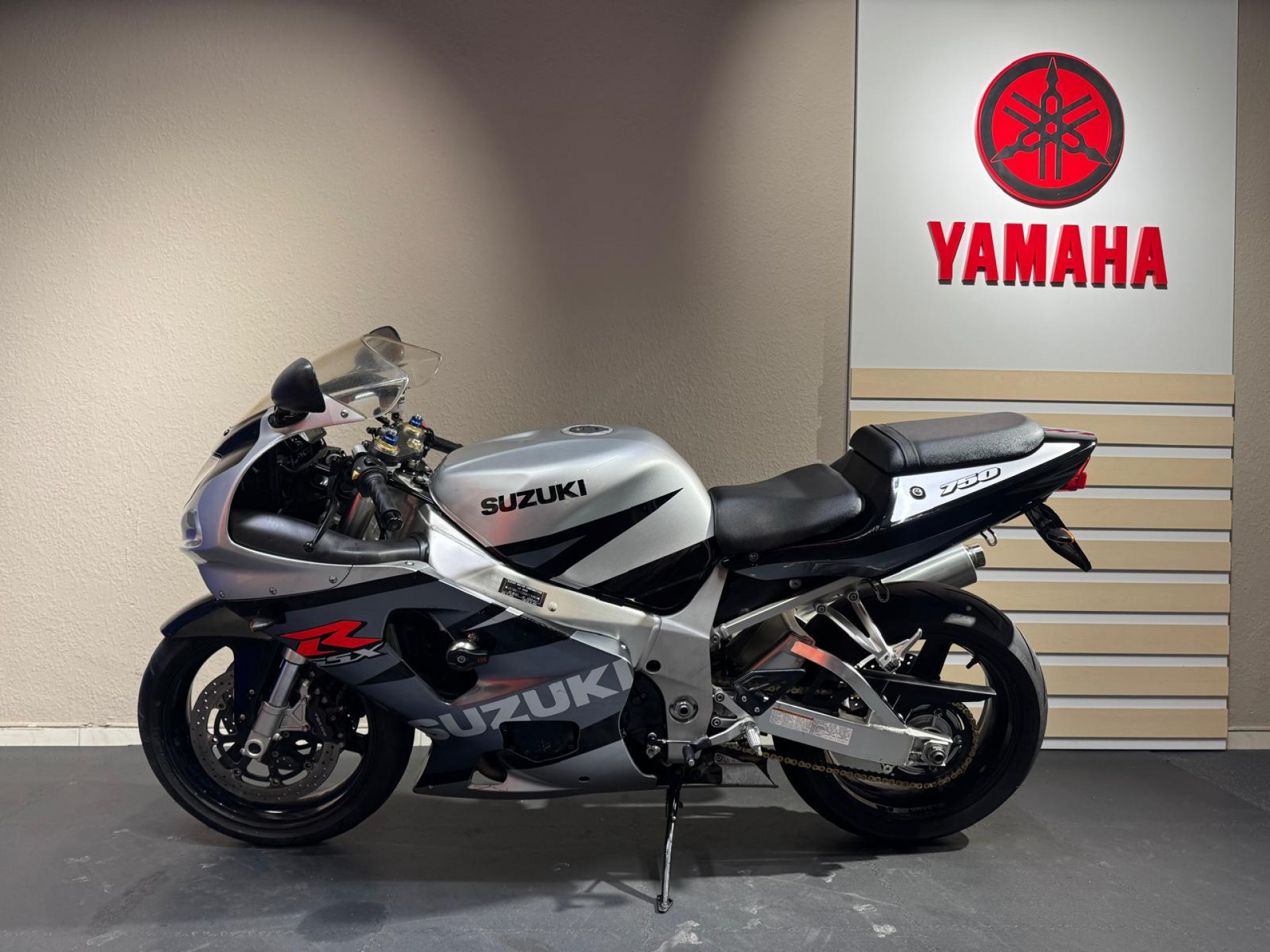 SUZUKI GSX-R 750-image-1