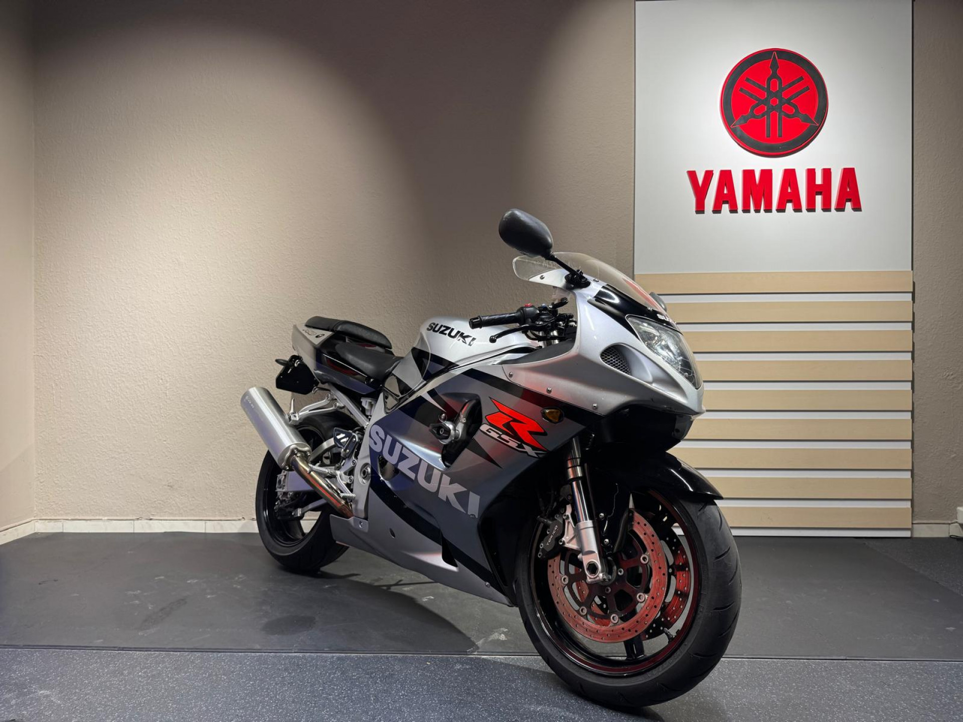 SUZUKI GSX-R 750-image-2