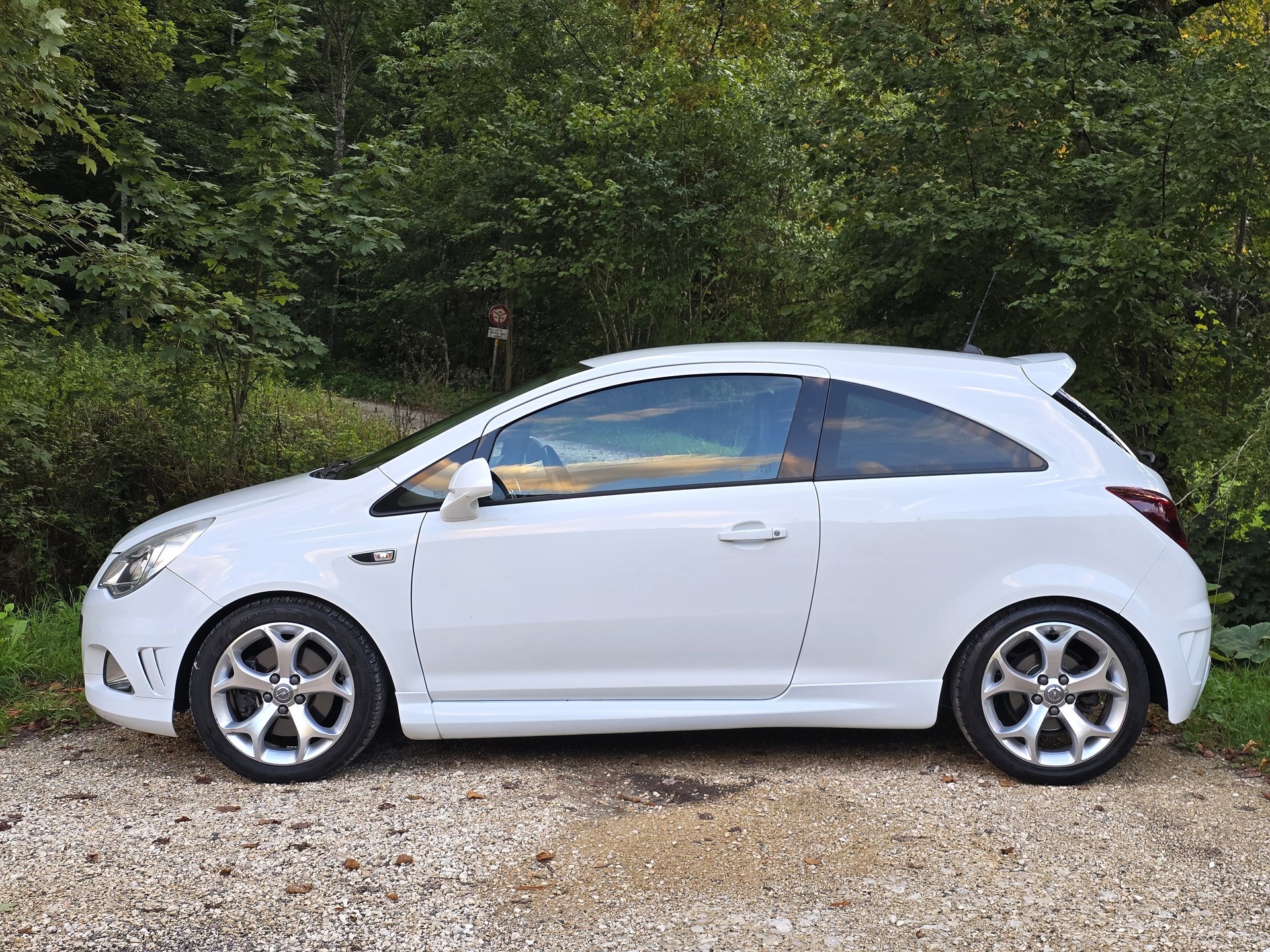 OPEL Corsa 1.6 Turbo OPC-showroom-element-1