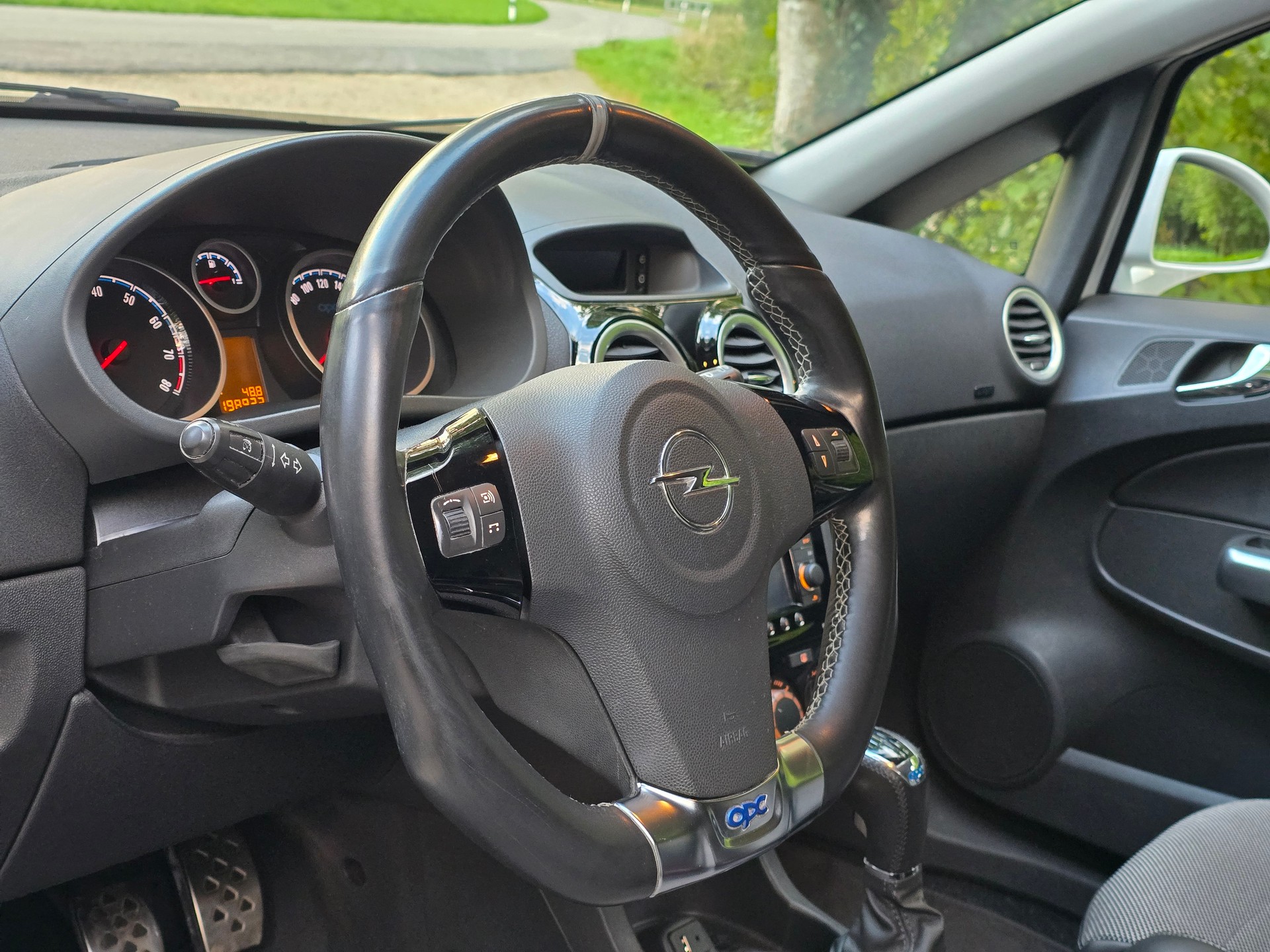 OPEL Corsa 1.6 Turbo OPC-showroom-element-3