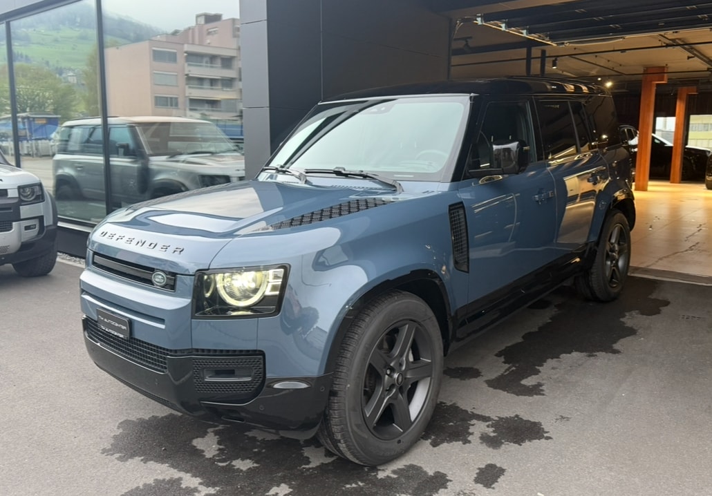 LAND ROVER Defender 110 3.0 D I6 300 X-Dynamic SE AWD AT8