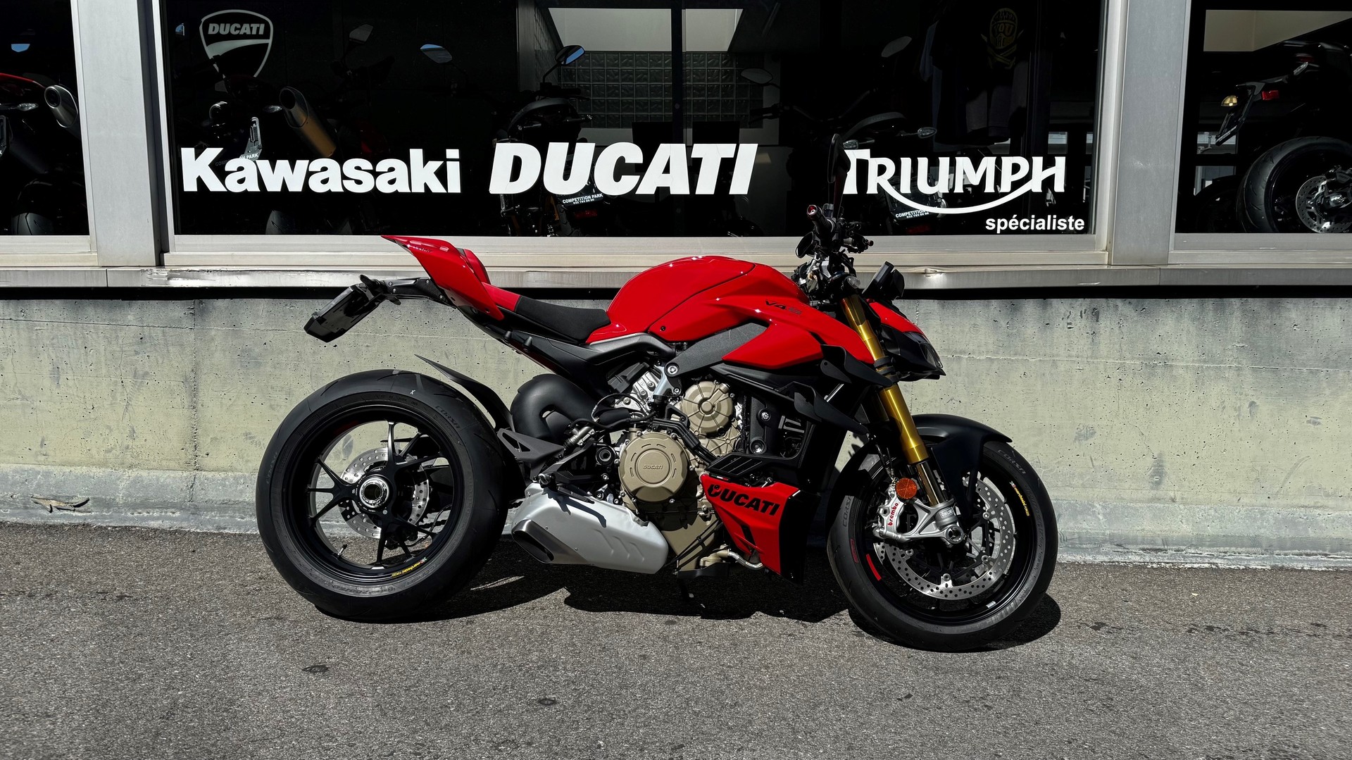 DUCATI Streetfighter V4 S-image-0