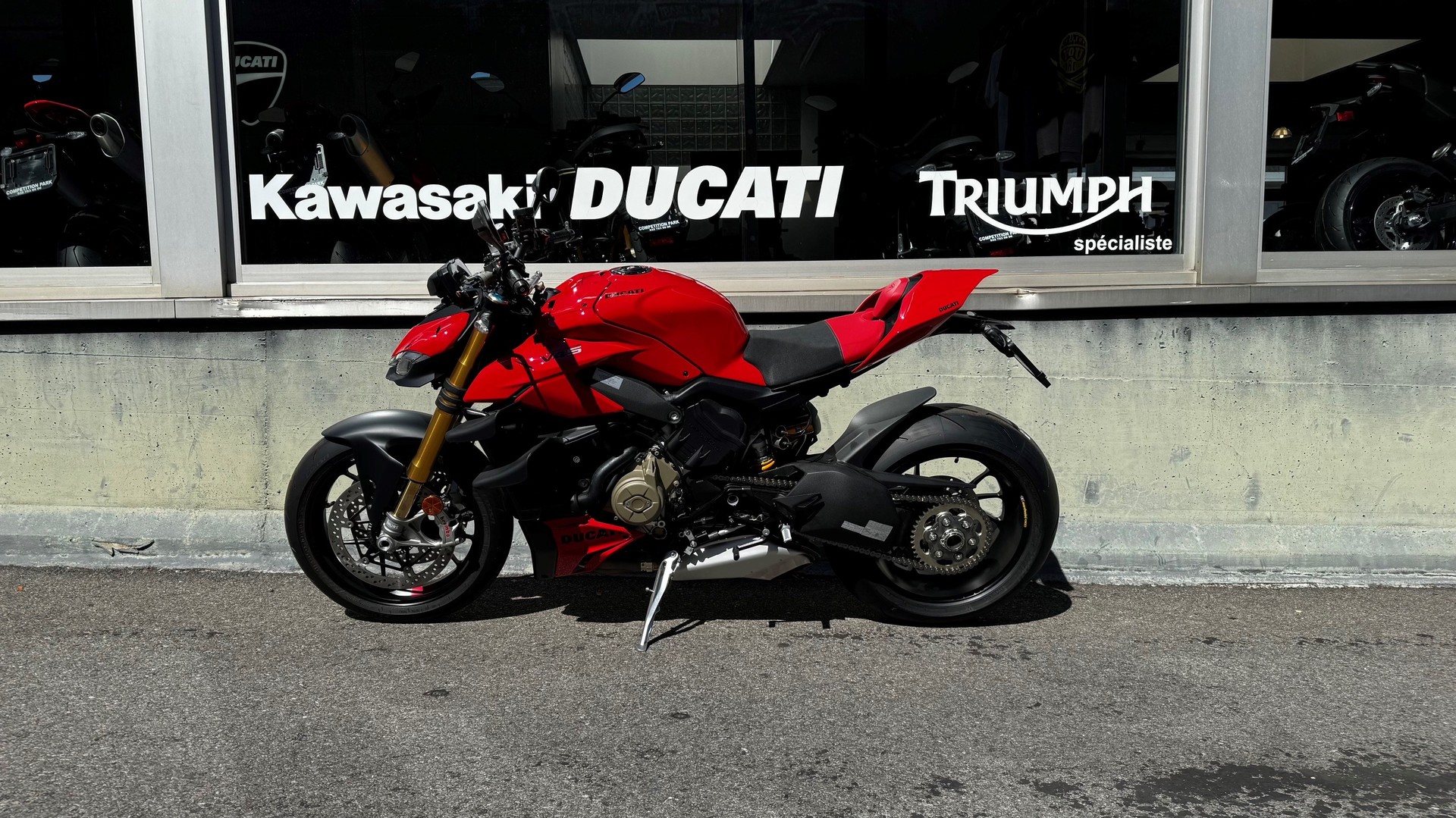 DUCATI Streetfighter V4 S-image-1