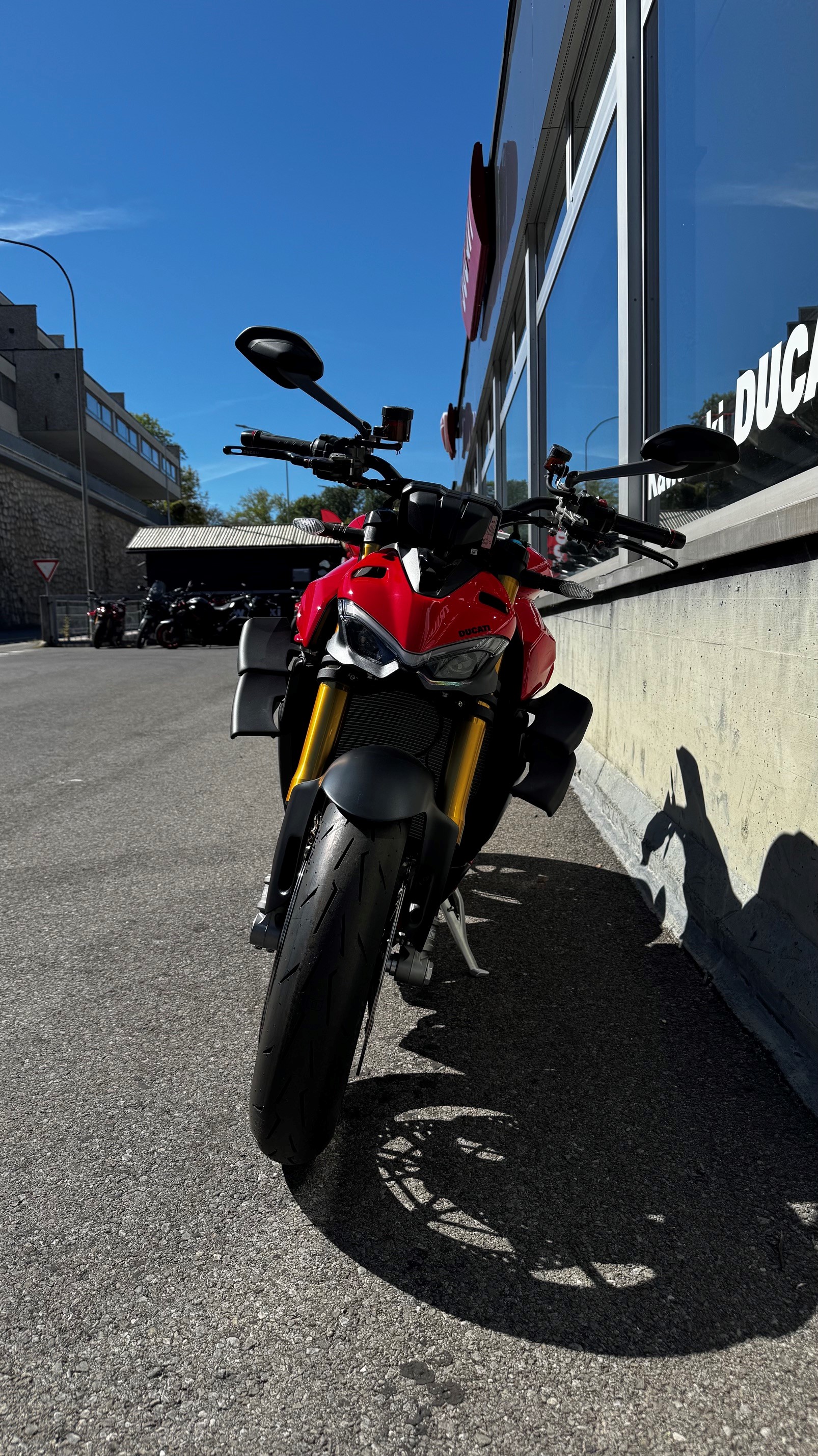 DUCATI Streetfighter V4 S-image-2