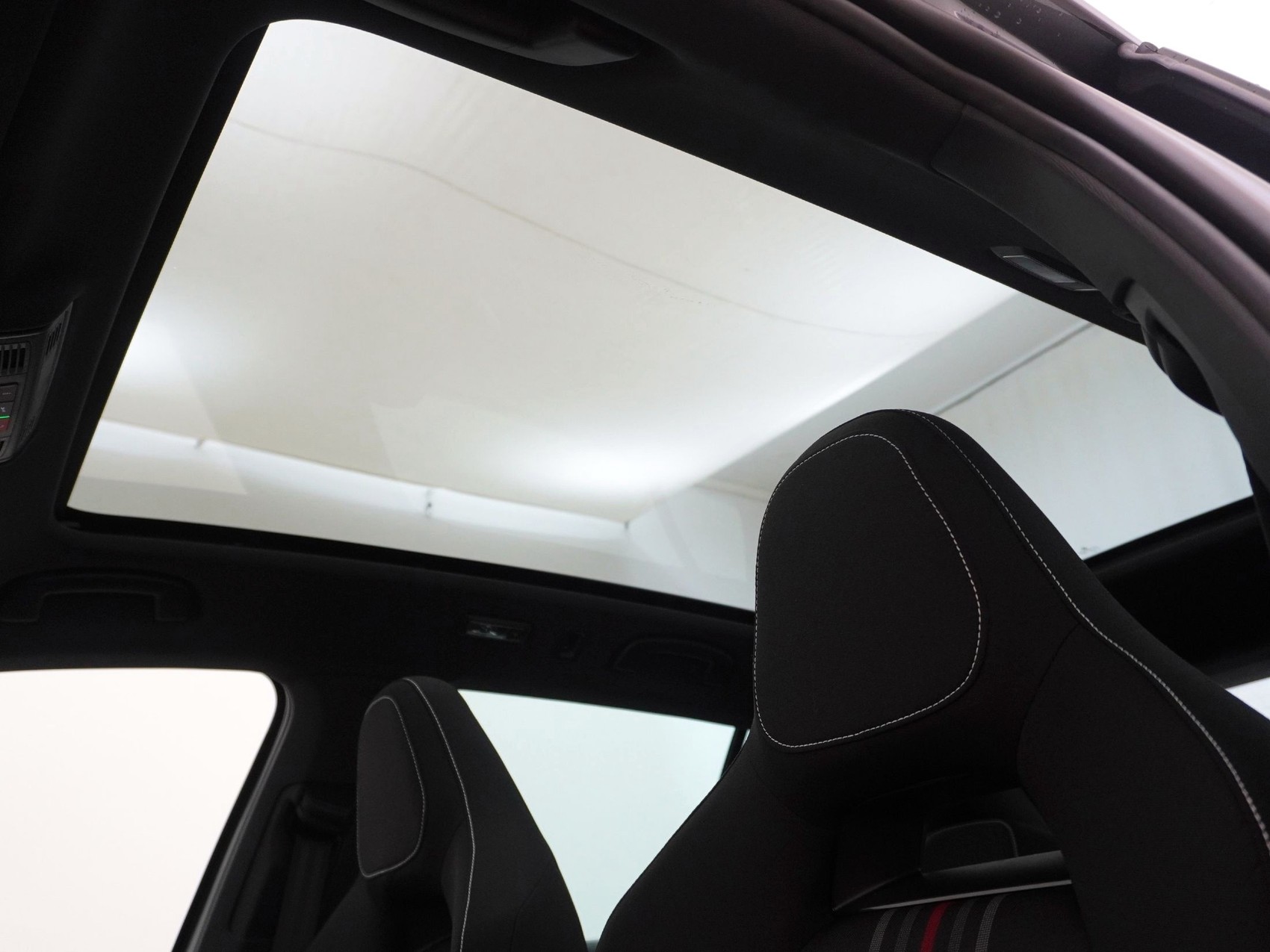 SKODA Kamiq 1.5 TSI Monte Carlo-image-21