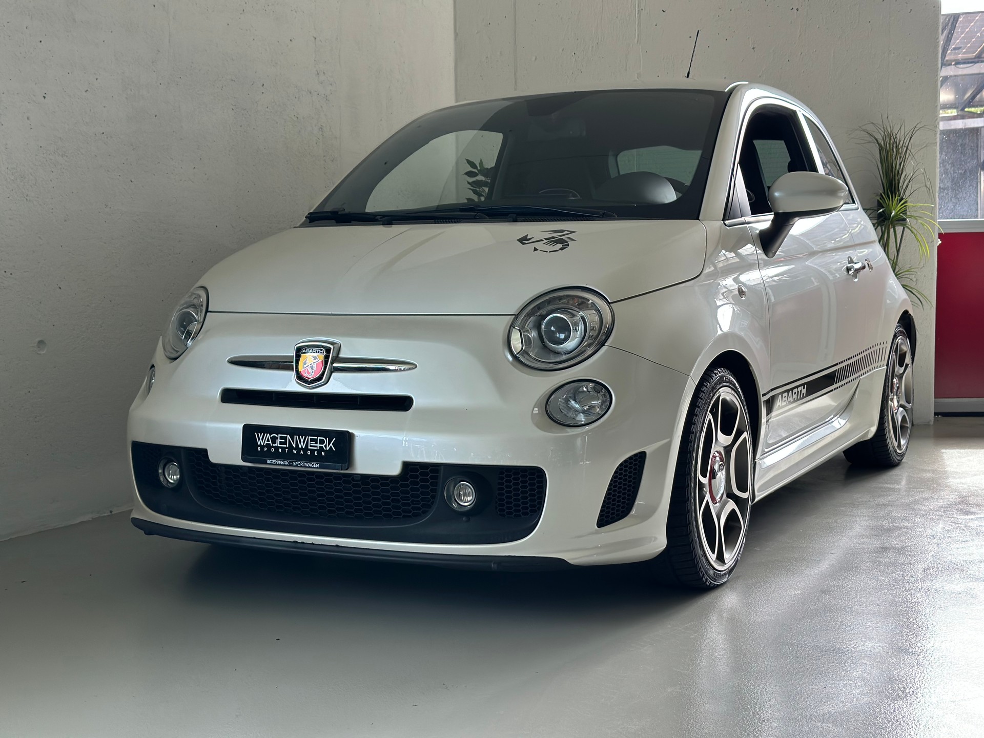 FIAT 500 1.4 16V Turbo Abarth 695 SS-showroom-element-2