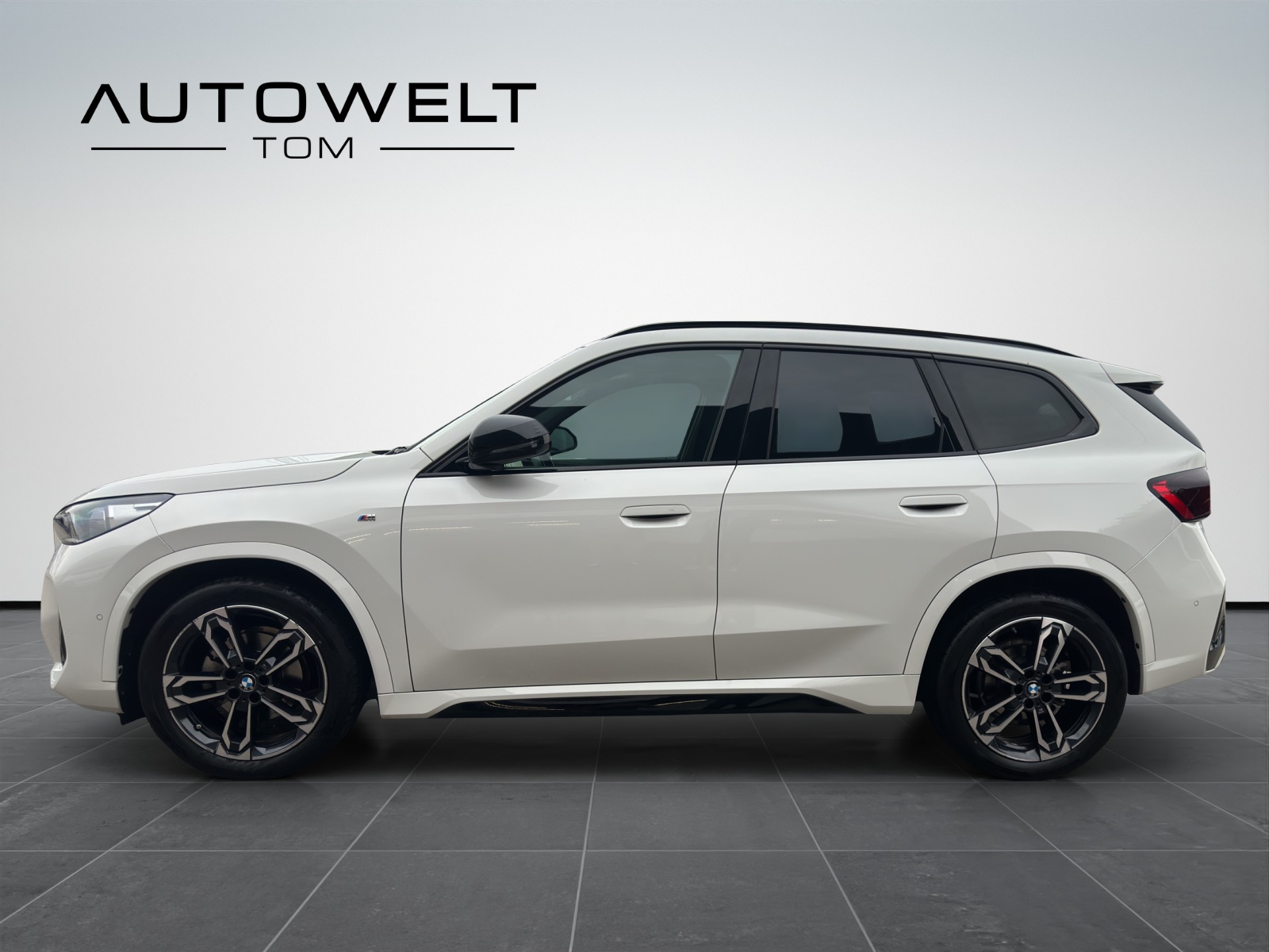 BMW X1 sDrive 18i M Sport *BMW Garantie: bis 28.09.2027*-image-1