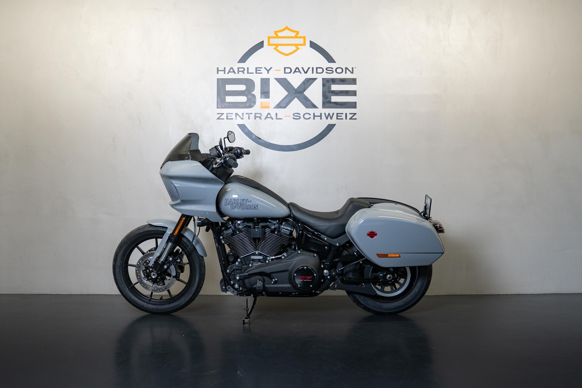 HARLEY-DAVIDSON FXLRST Low Rider ST 117ci-showroom-element-1