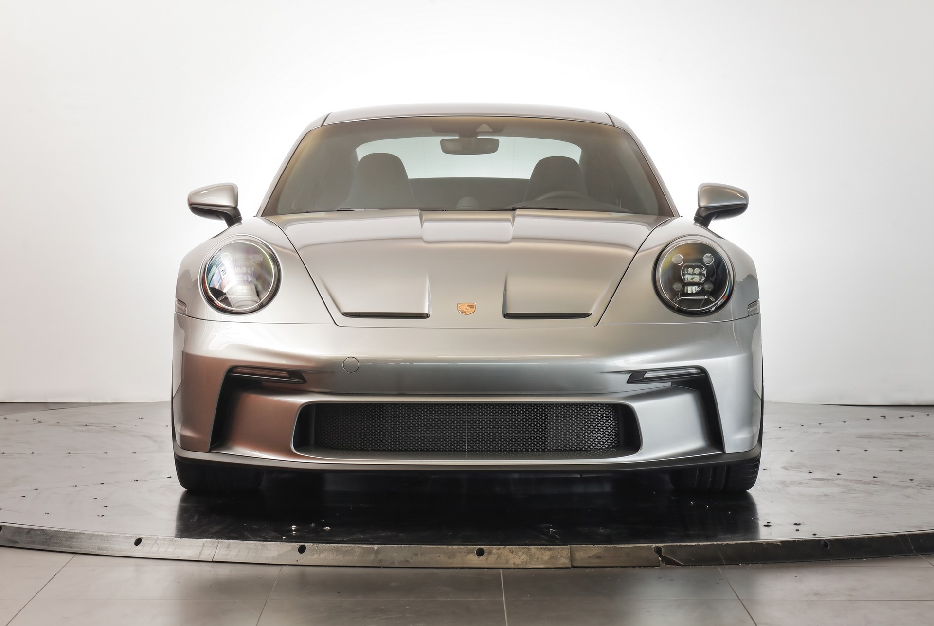 PORSCHE 911 GT3 Touring PDK Sièges Sport Plus cuir / Échappement sport / Caméra de recul-showroom-element-1