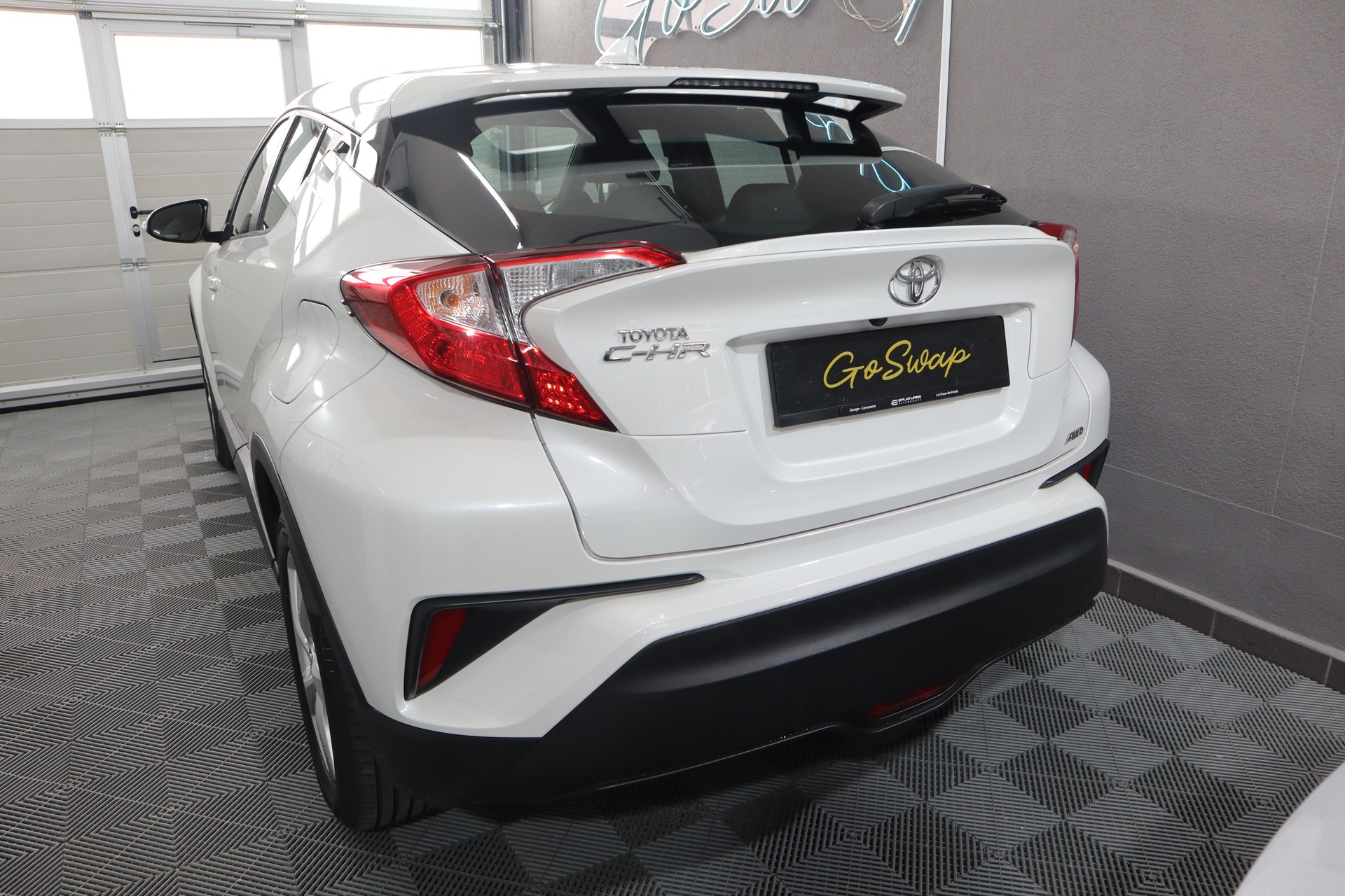 TOYOTA C-HR 1.2 Turbo Comfort 4WD Multidrive S * Caméra de recul *-showroom-element-3