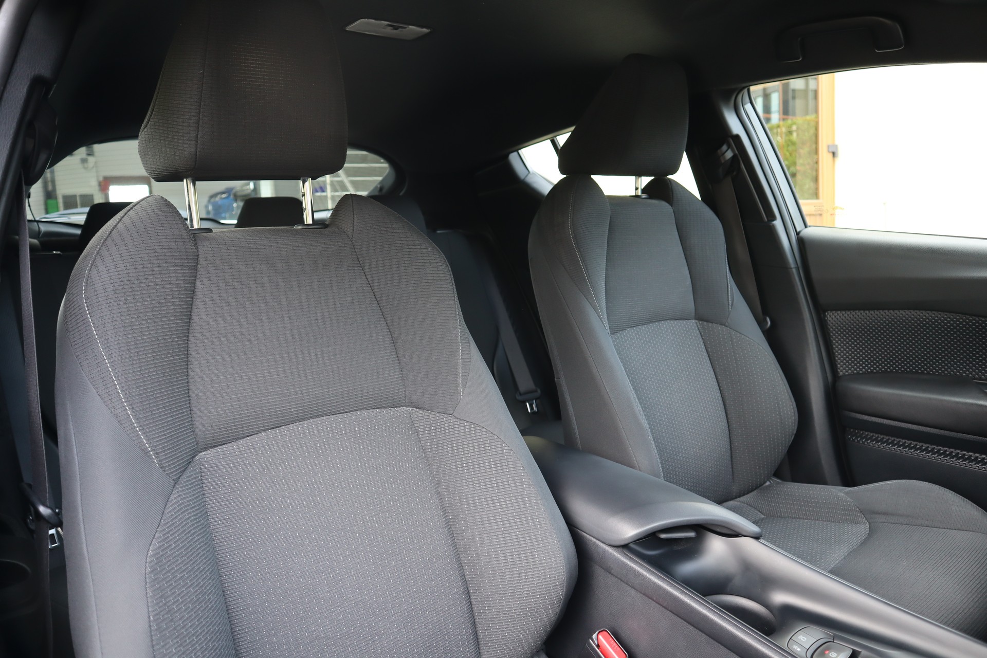 TOYOTA C-HR 1.2 Turbo Comfort 4WD Multidrive S * Caméra de recul *-image-12