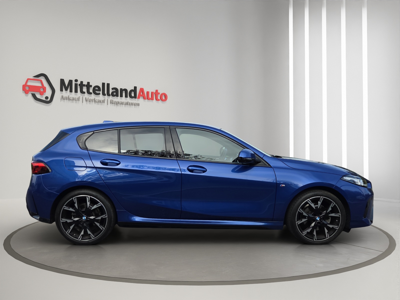BMW 118d Steptronic M Sport-showroom-element-3