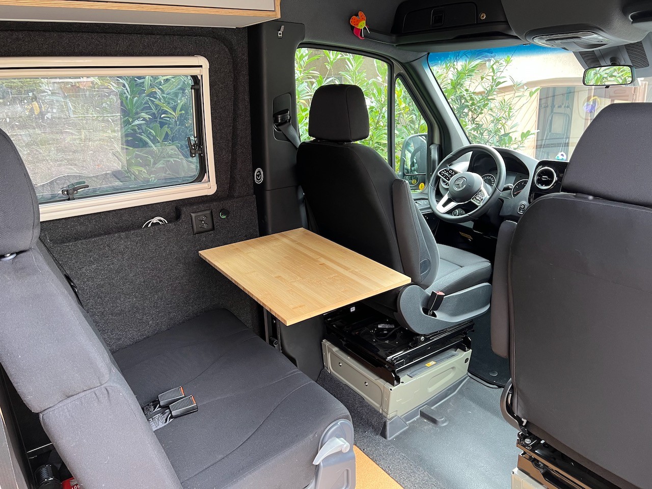 MERCEDES-BENZ Sprinter 419 CDI Standard 9G-TRONIC 4x4-image-9