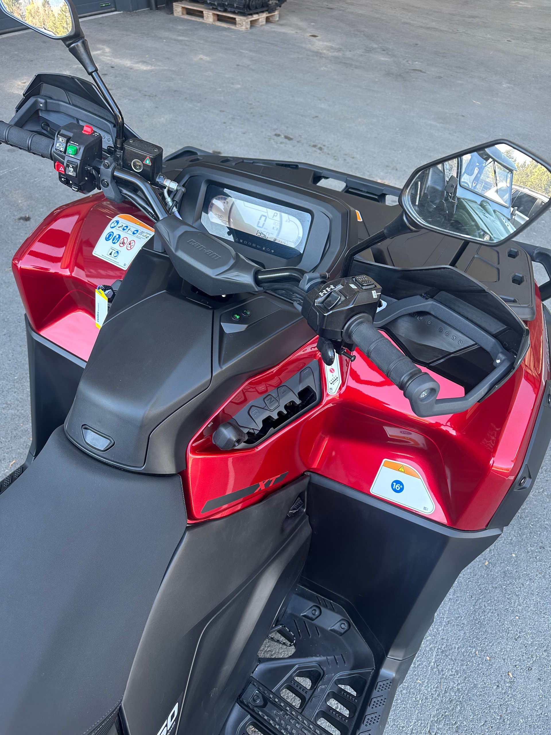 CAN-AM 850 XT MAX ABS T-image-5