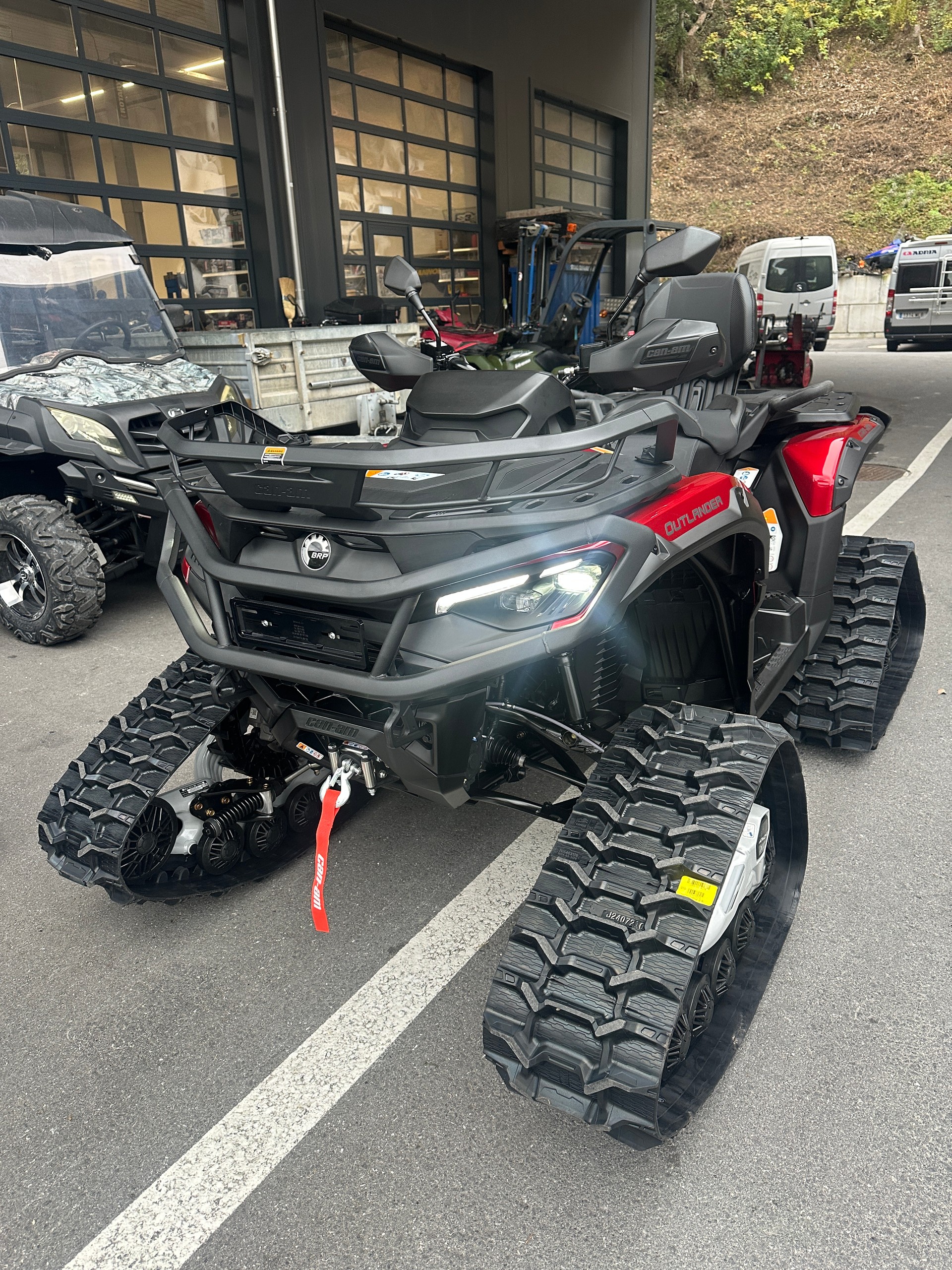CAN-AM 850 XT MAX ABS T-image-14