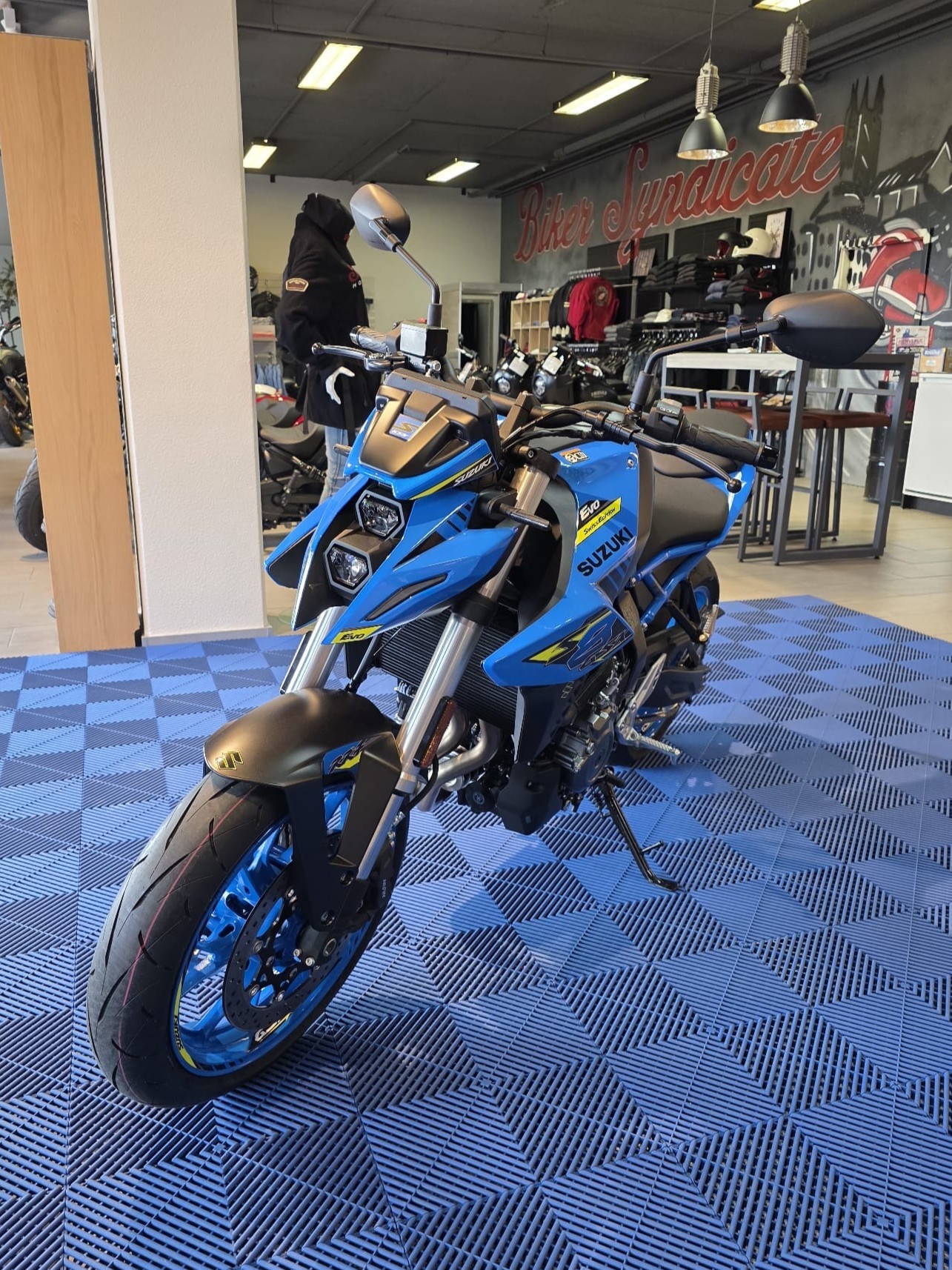 SUZUKI GSX 8 S EVO-image-3